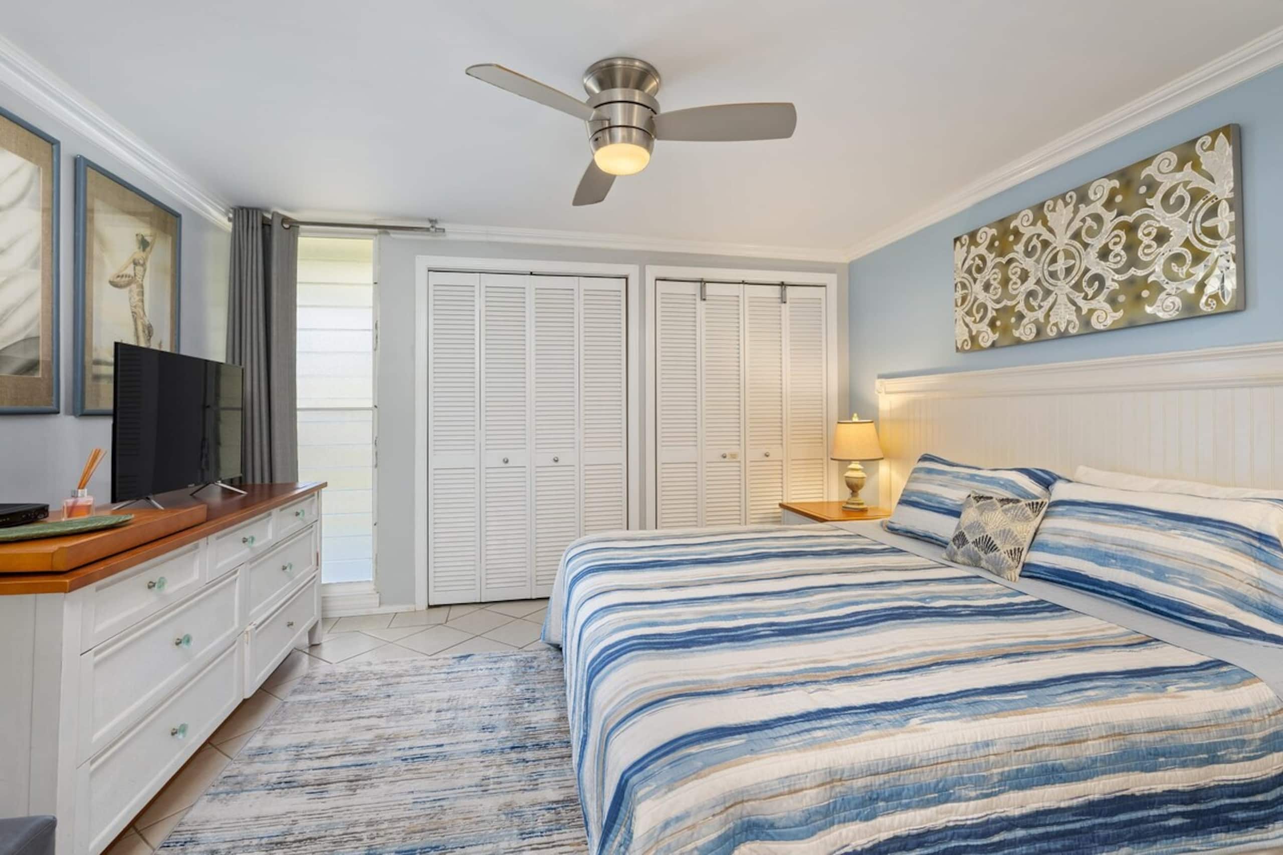 Beachfront Condo with Stunning Ocean Views - Photo 12