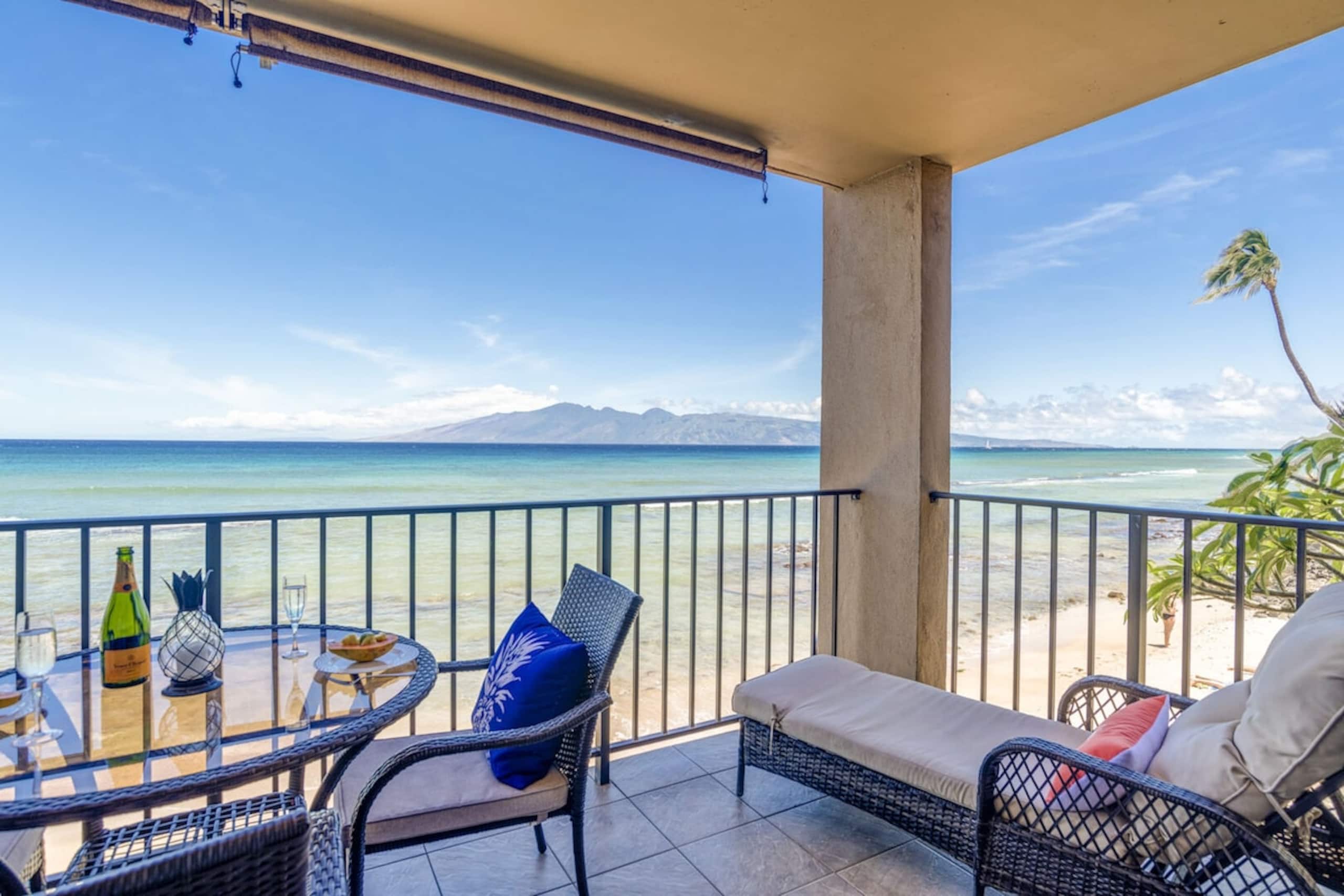 Corner condo with direct beach access - Photo 5