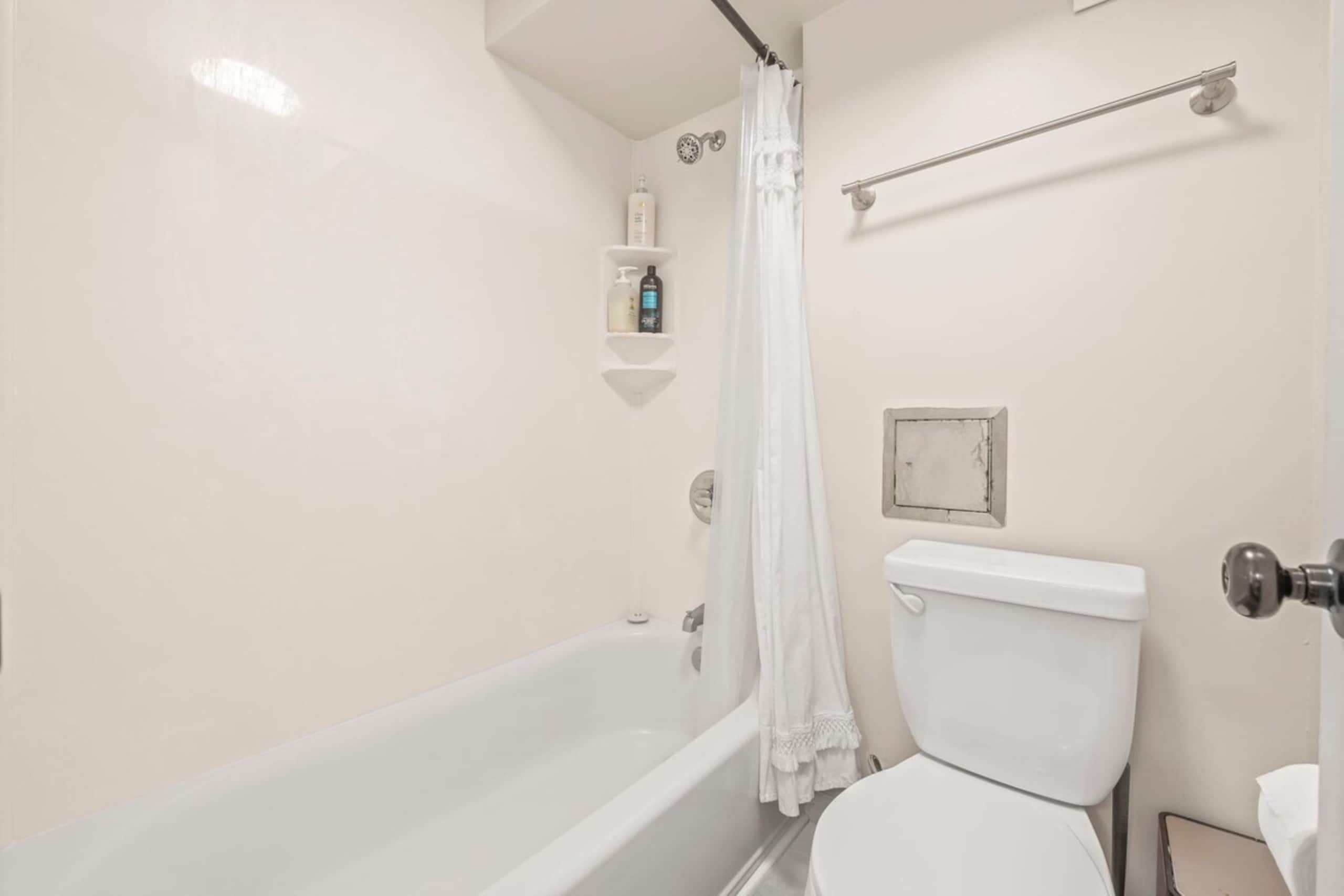 Oceanfront Condo w/ Pool & Beach Access - Photo 18