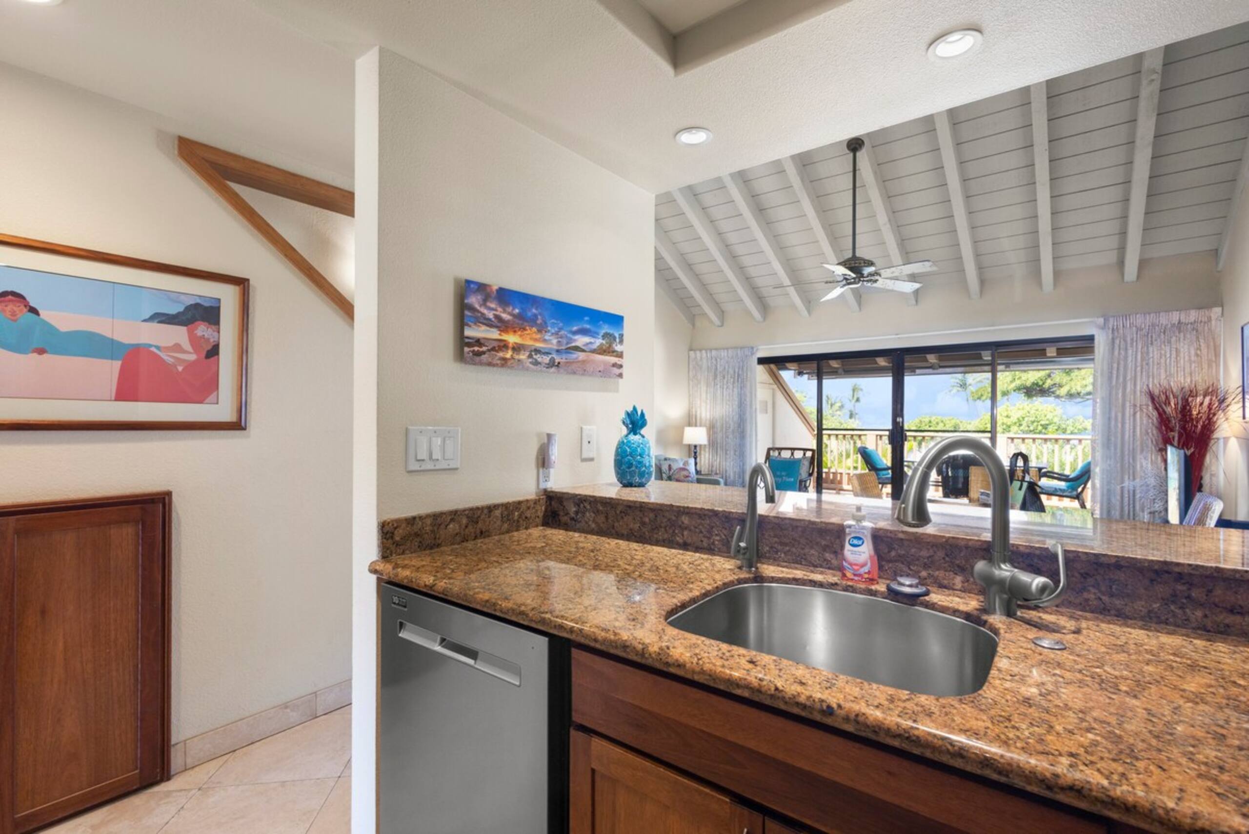Oceanview Poolside Spacious 2Bd Suite - Photo 8