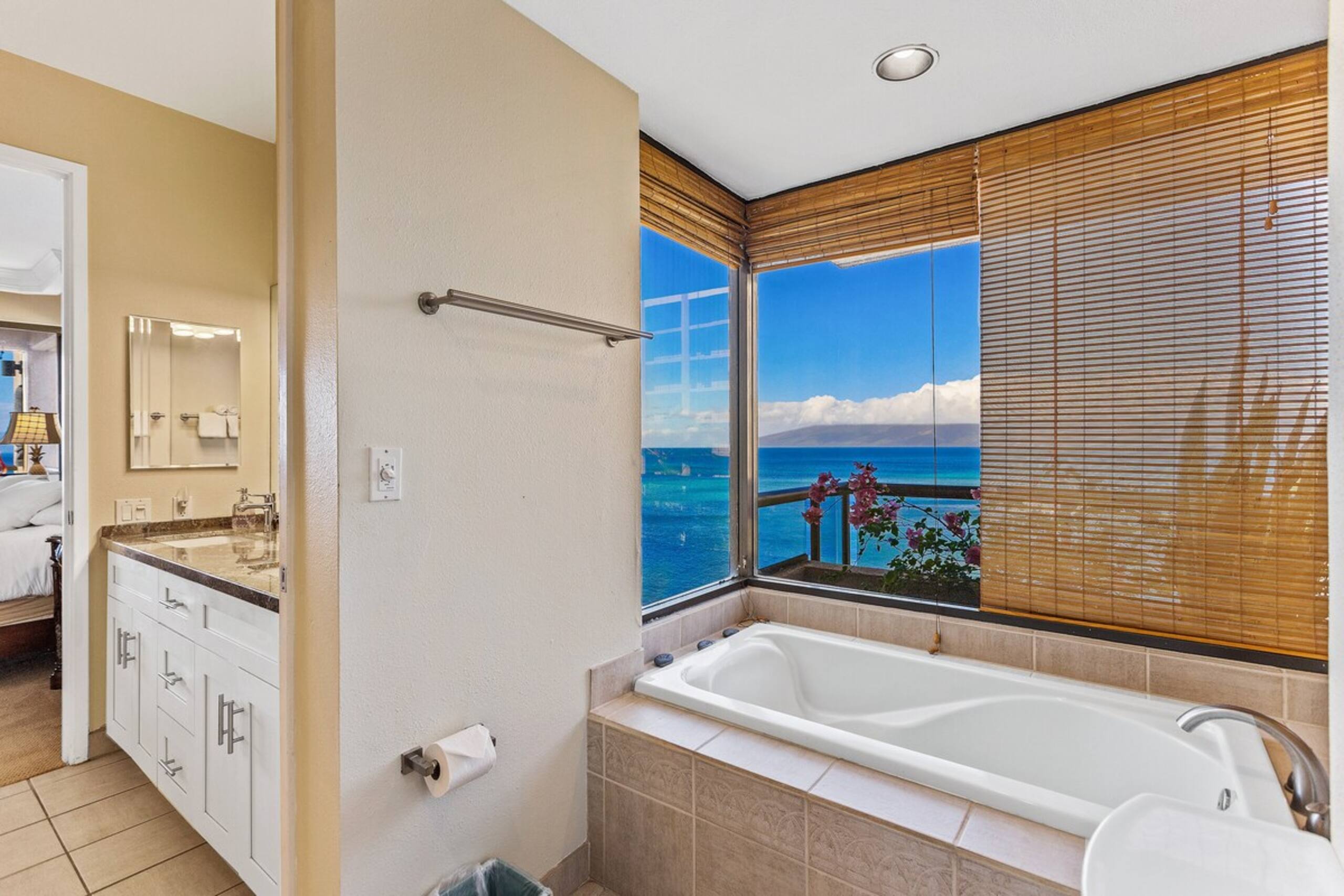Stunning Panoramic Oceanfront 2 Bed Bath with AC - Photo 9