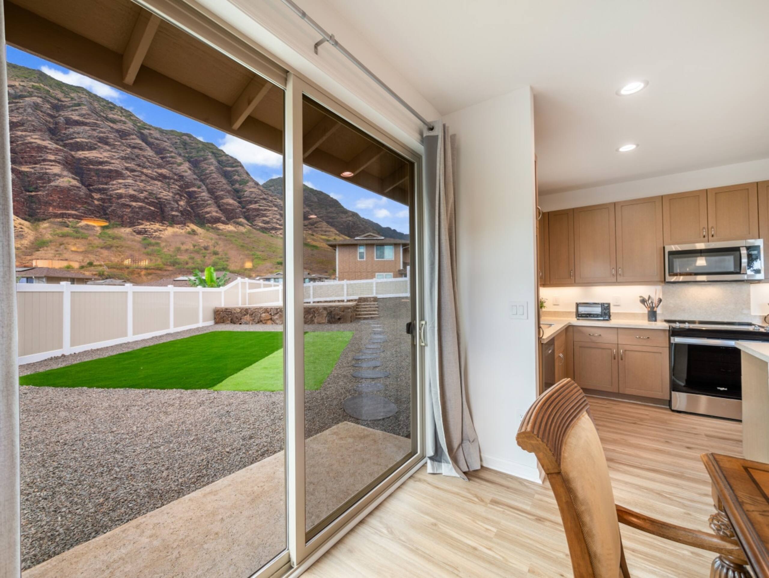 3BR, Near Beach, Free Prk, 1Lvl, BBQ, Pool, Gym - Photo 6