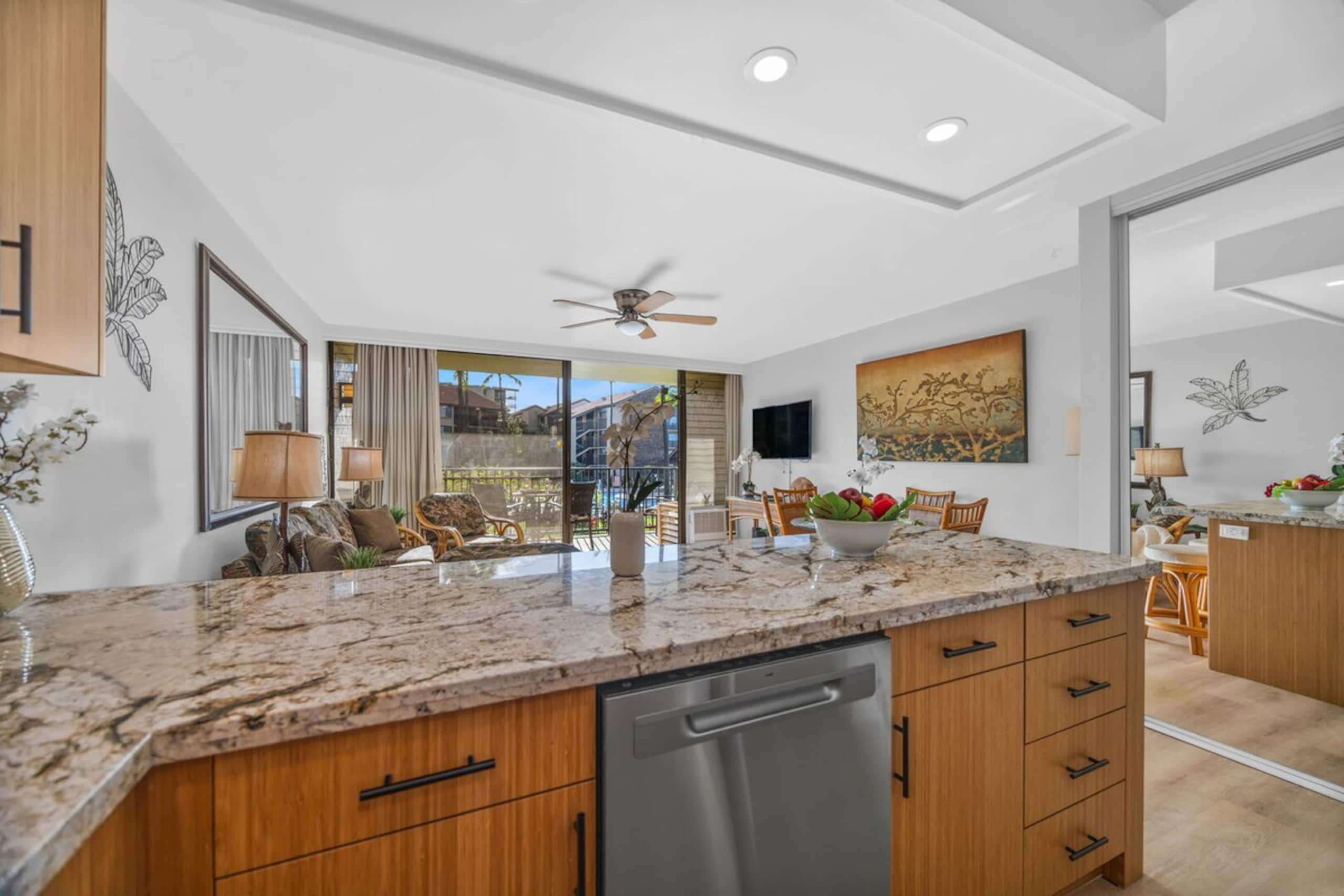 Beautiful 1bd ocean view condo, many upgrades - Photo 12