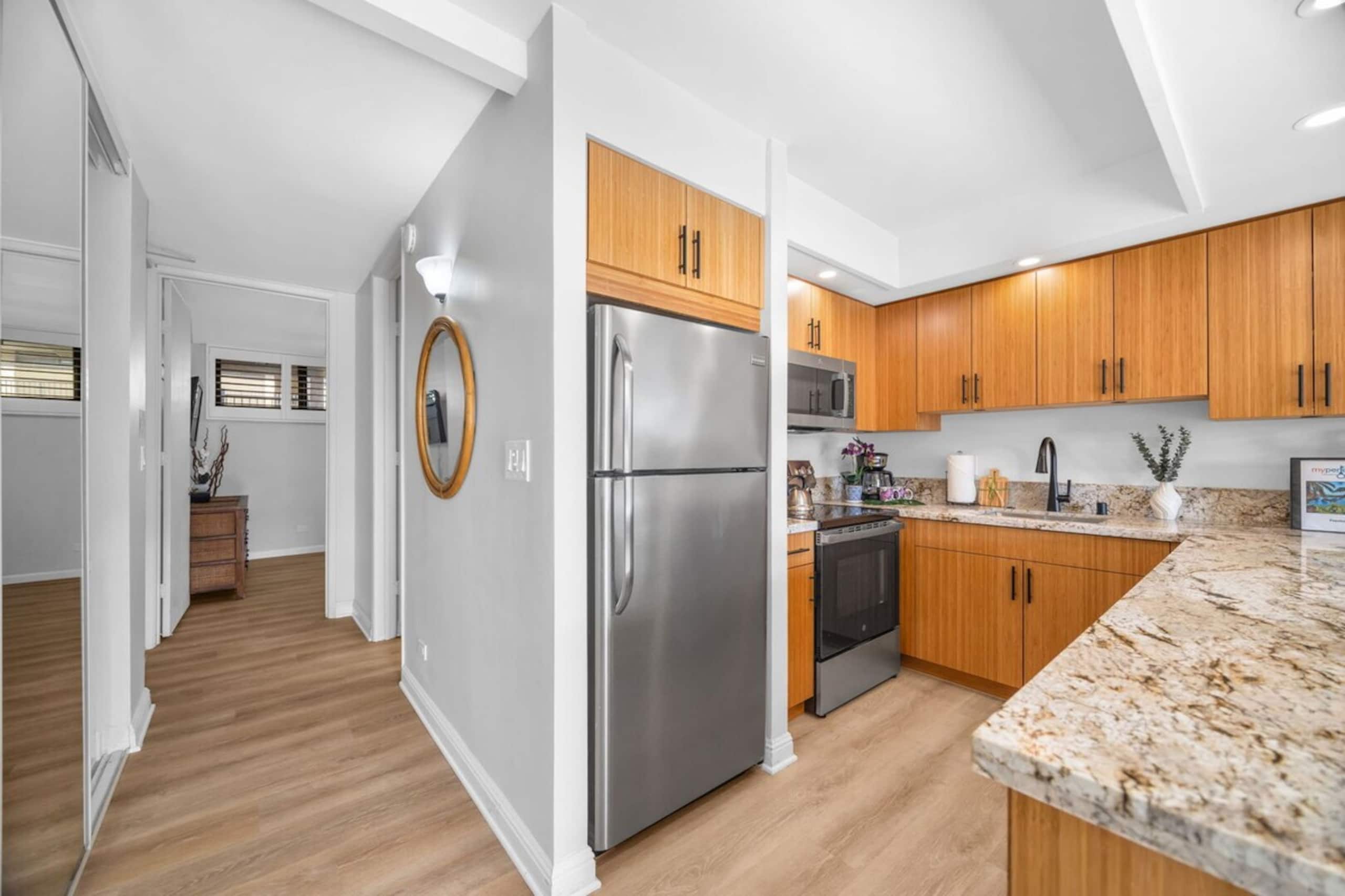 Beautiful 1bd ocean view condo, many upgrades - Photo 20