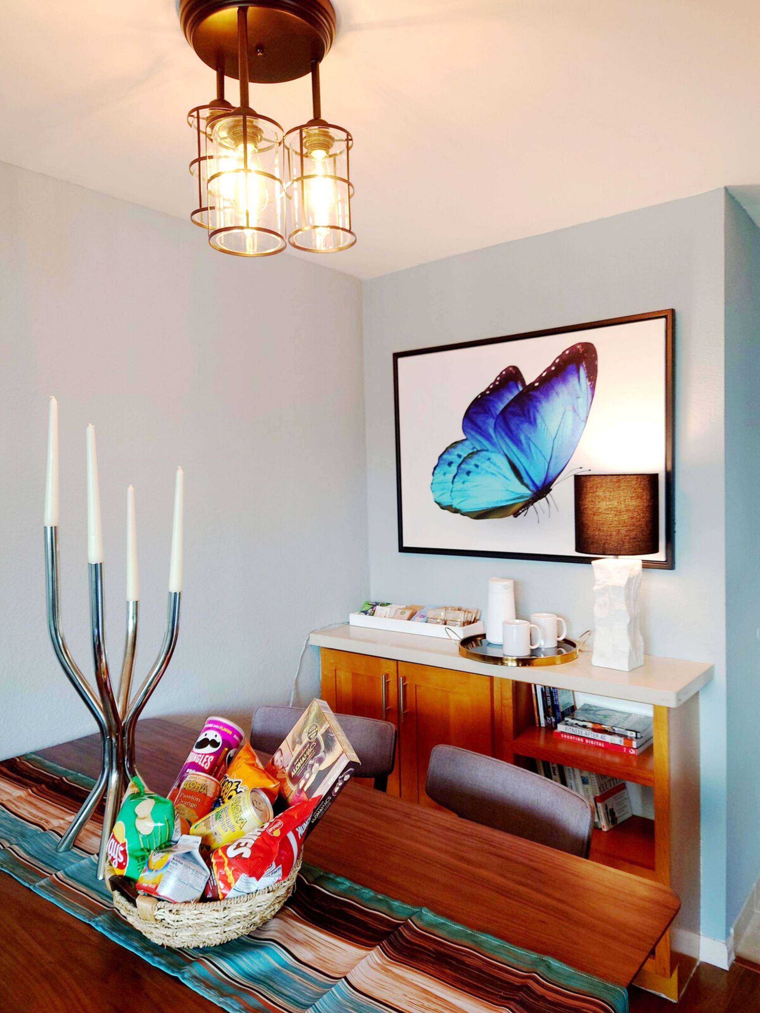 Center of Waikiki - 1 Bedroom 3 Queen Size Beds - Photo 17