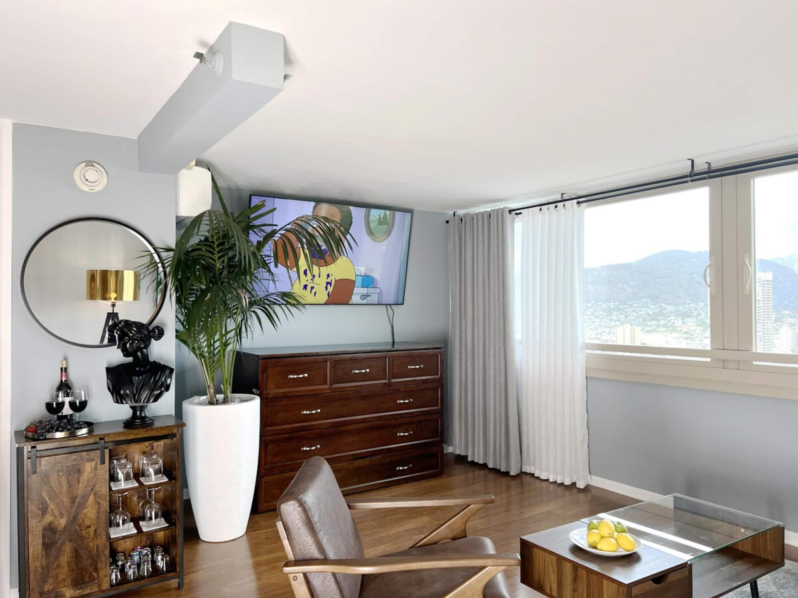 Center of Waikiki - 1 Bedroom 3 Queen Size Beds - Photo 4