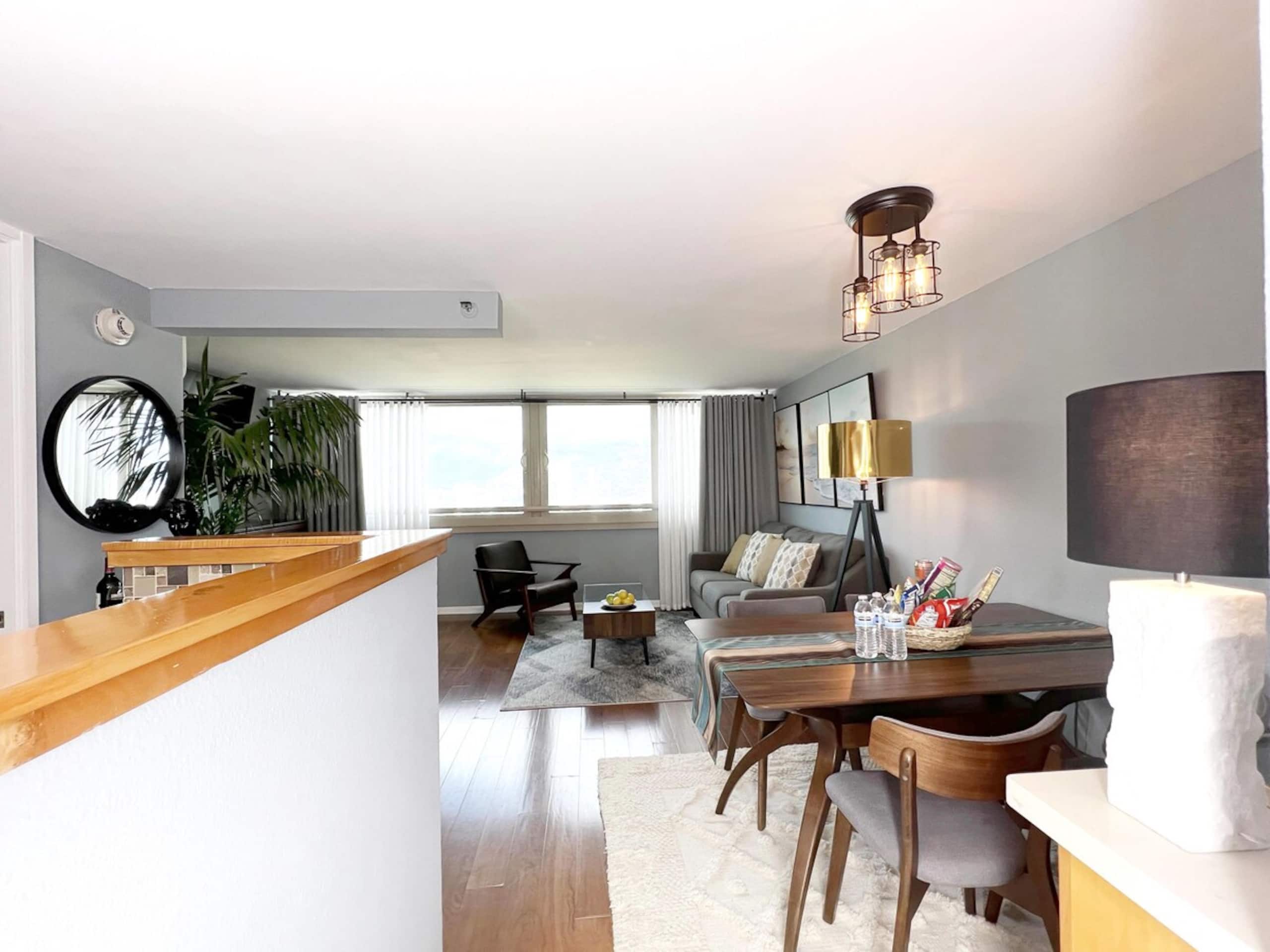 Center of Waikiki - 1 Bedroom 3 Queen Size Beds - Photo 18
