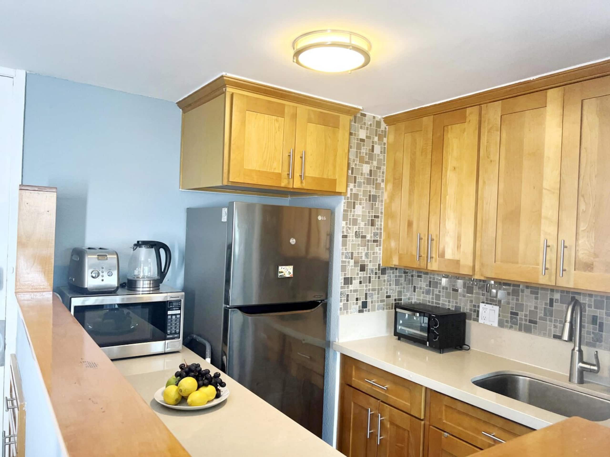Center of Waikiki - 1 Bedroom 3 Queen Size Beds - Photo 19
