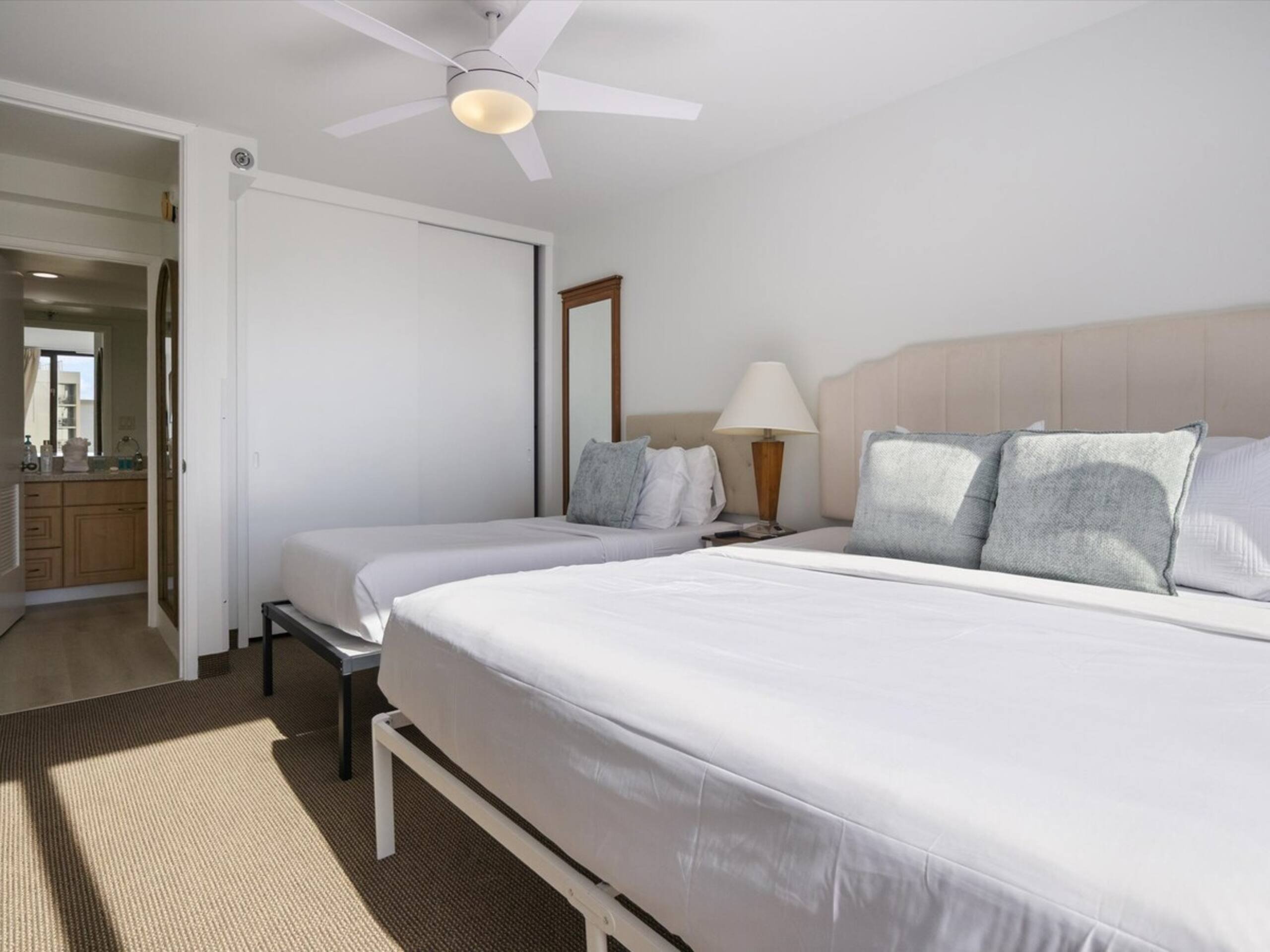 Brand New Listing Waikiki Condo OceanView Sleeps 6 - Photo 13