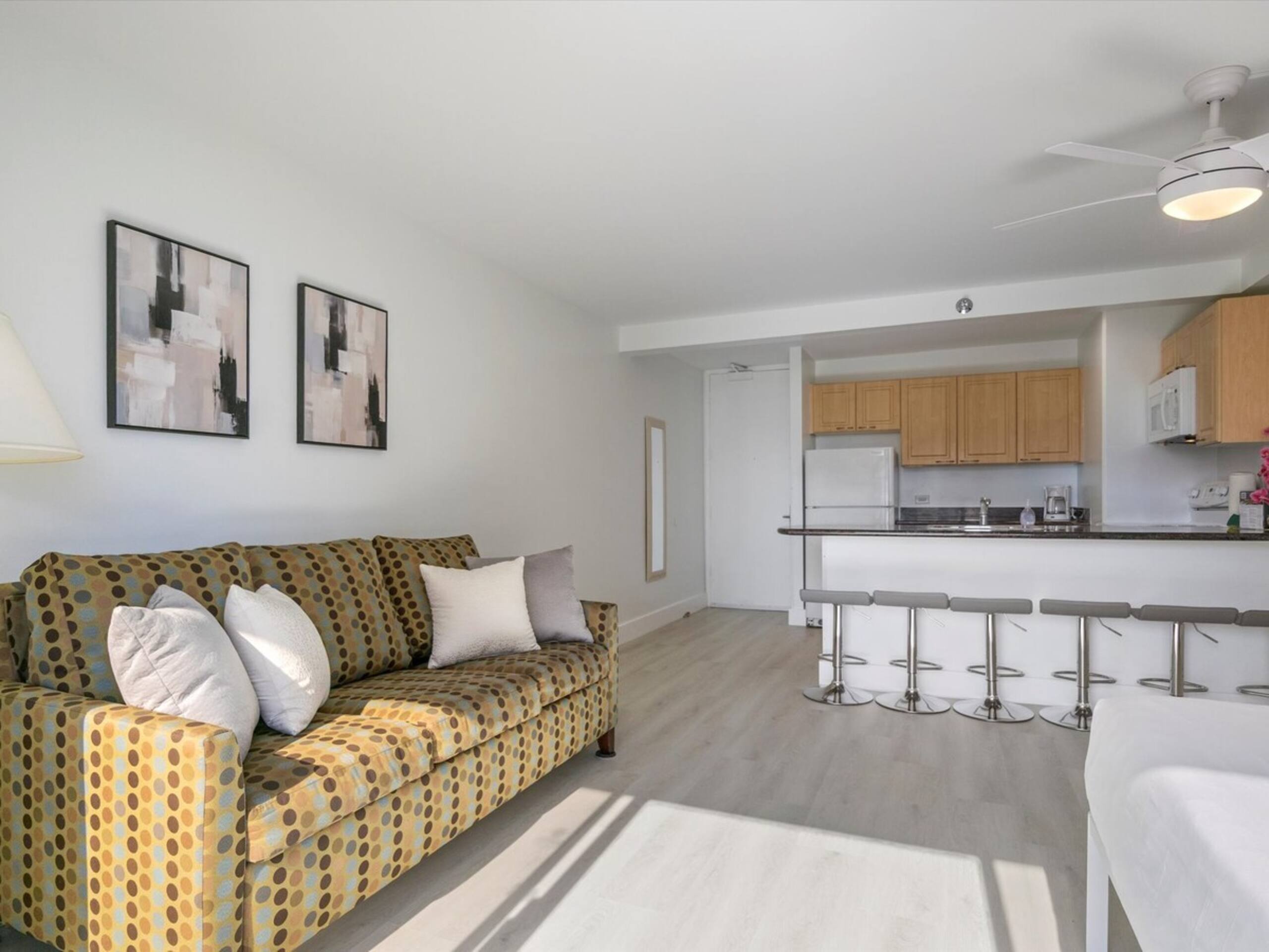Brand New Listing Waikiki Condo OceanView Sleeps 6 - Photo 5