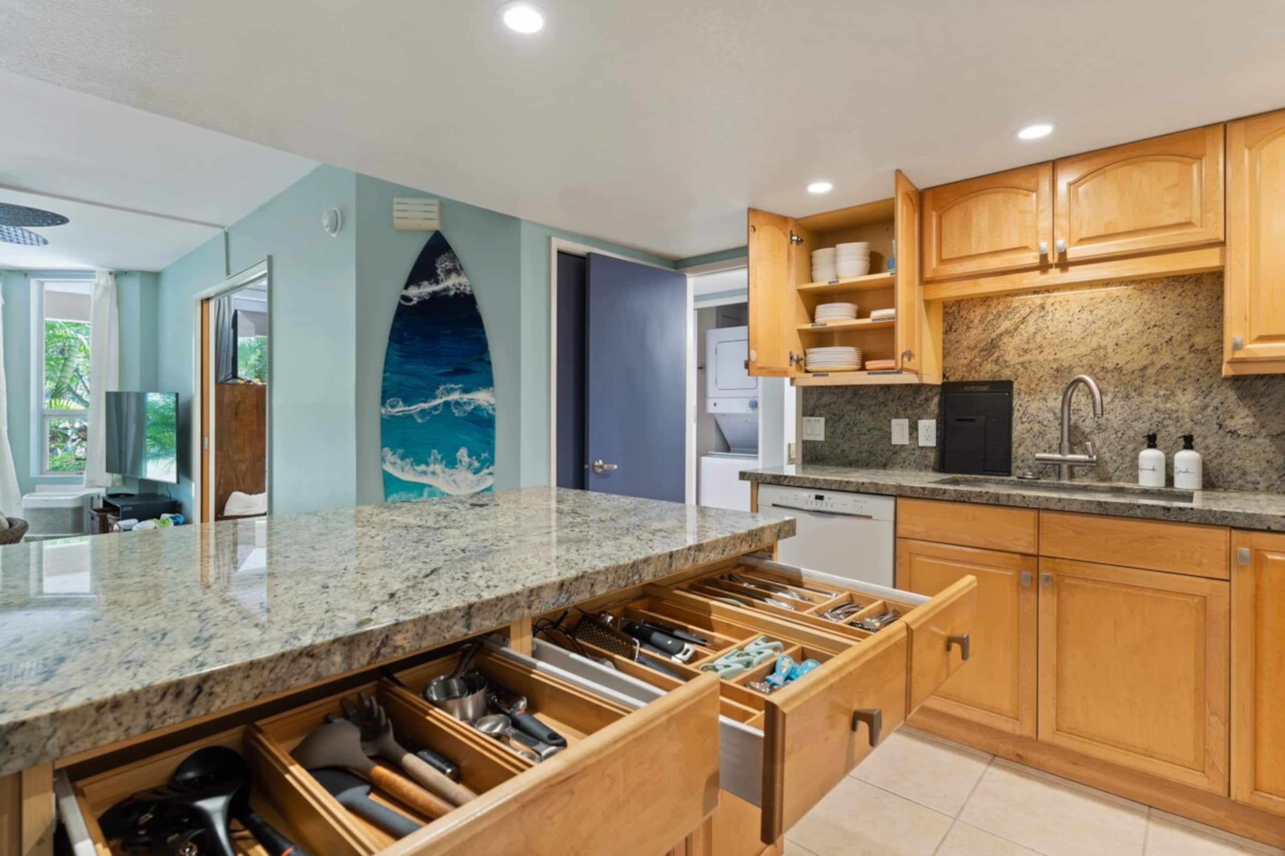 Kihei Apt: King & Queen Bed, Beach, Pools, AC, BBQ - Photo 22