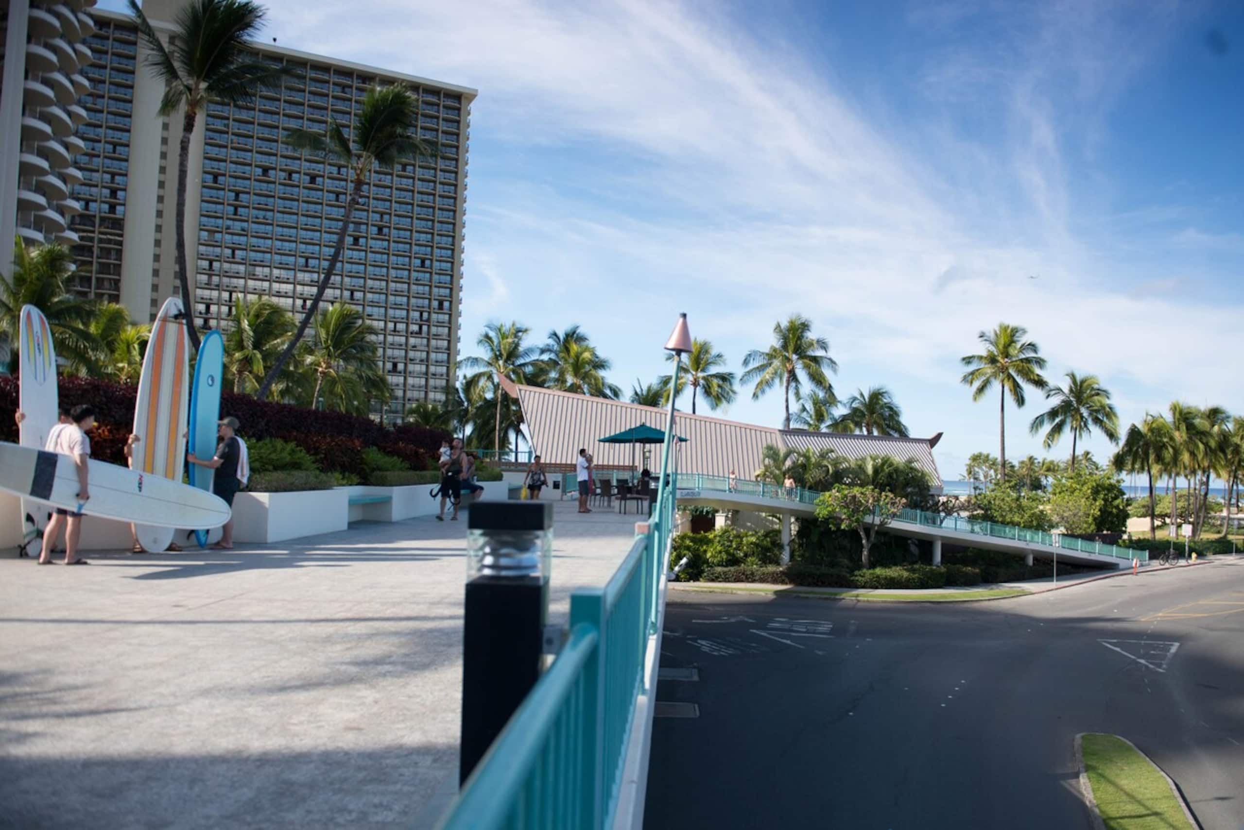 Ilikai Condo - FREE Parking, City View - Photo 14
