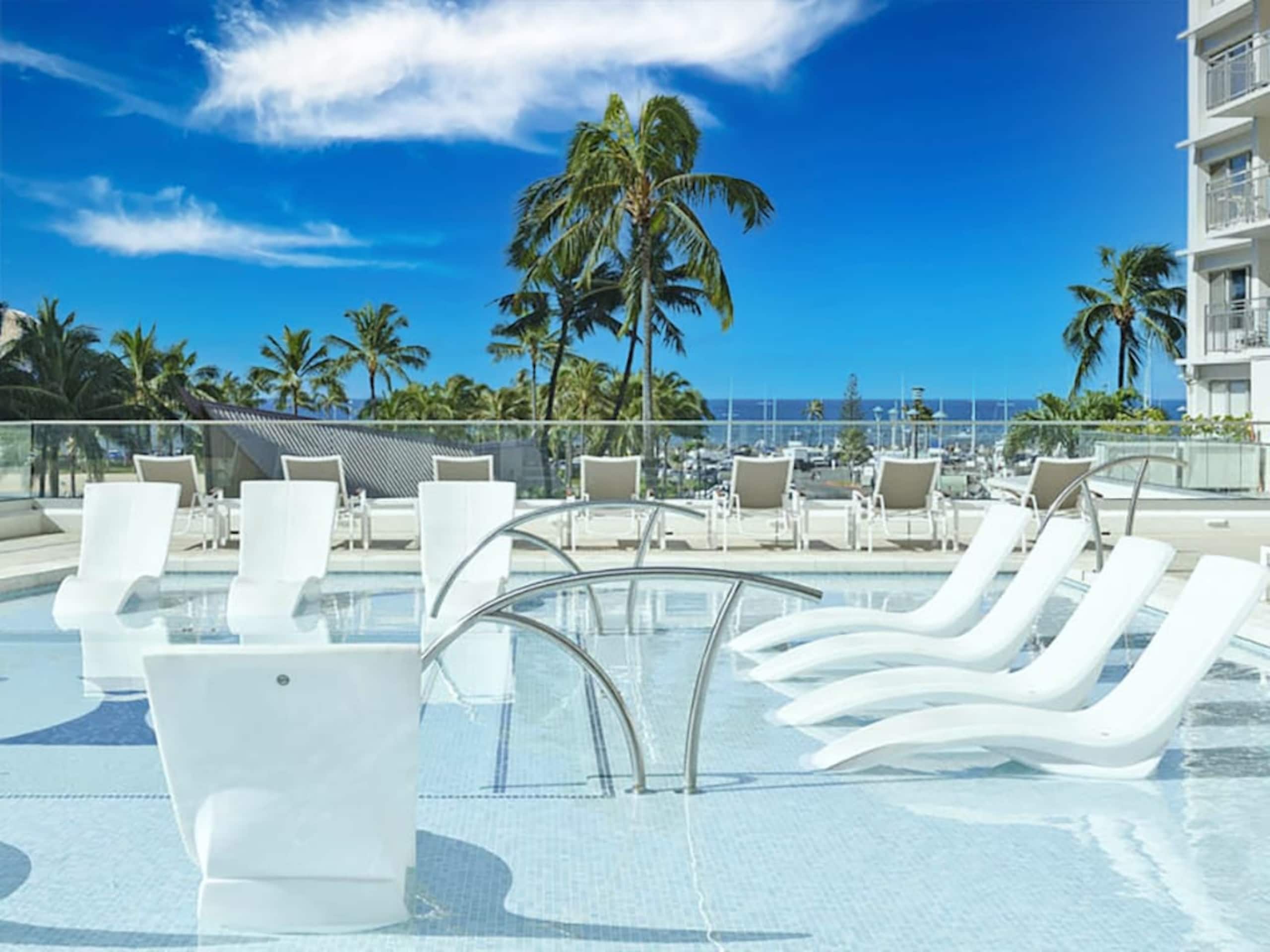 Ilikai Condo - FREE Parking, City View - Photo 17