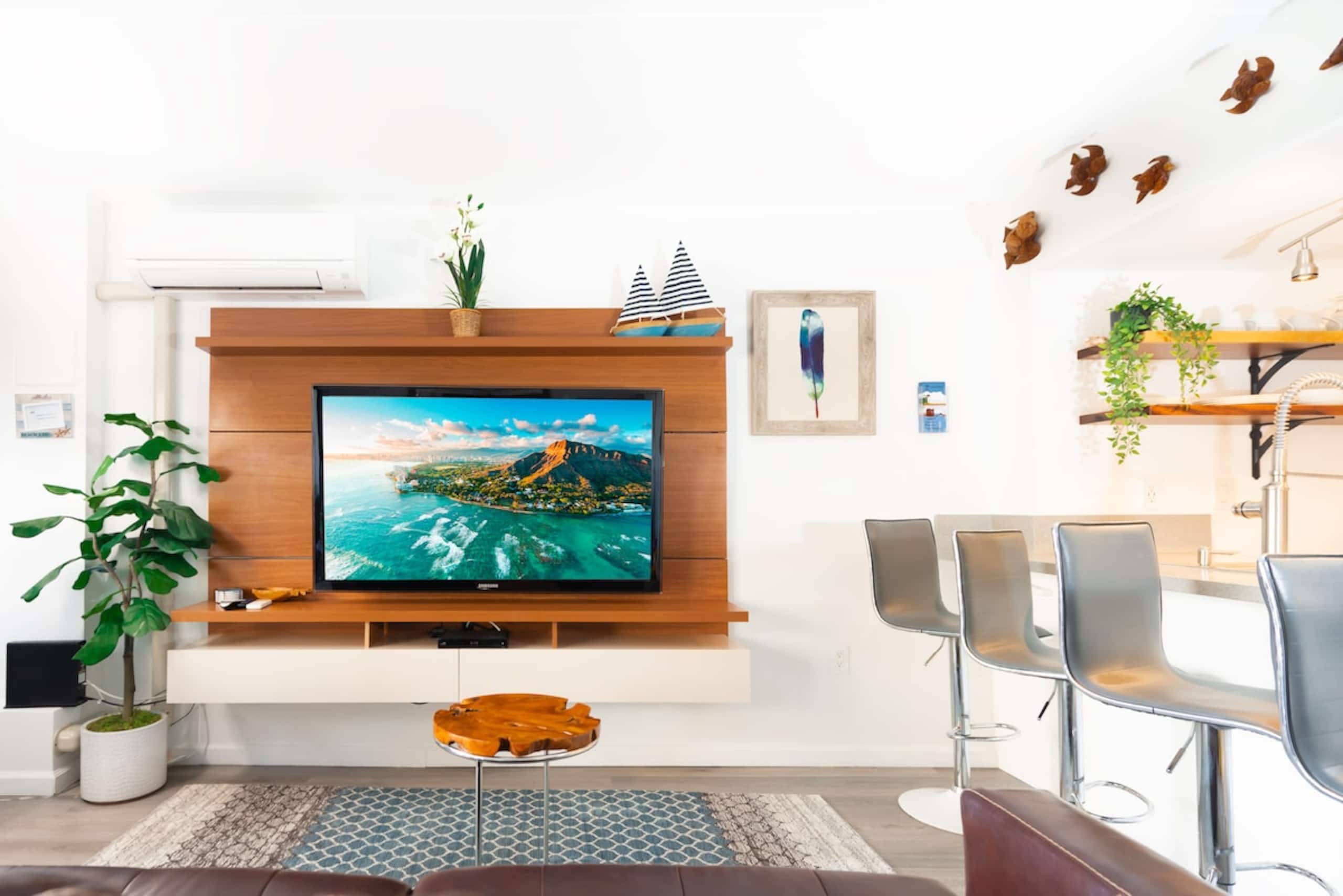 Ilikai Condo - FREE Parking, City View - Photo 1