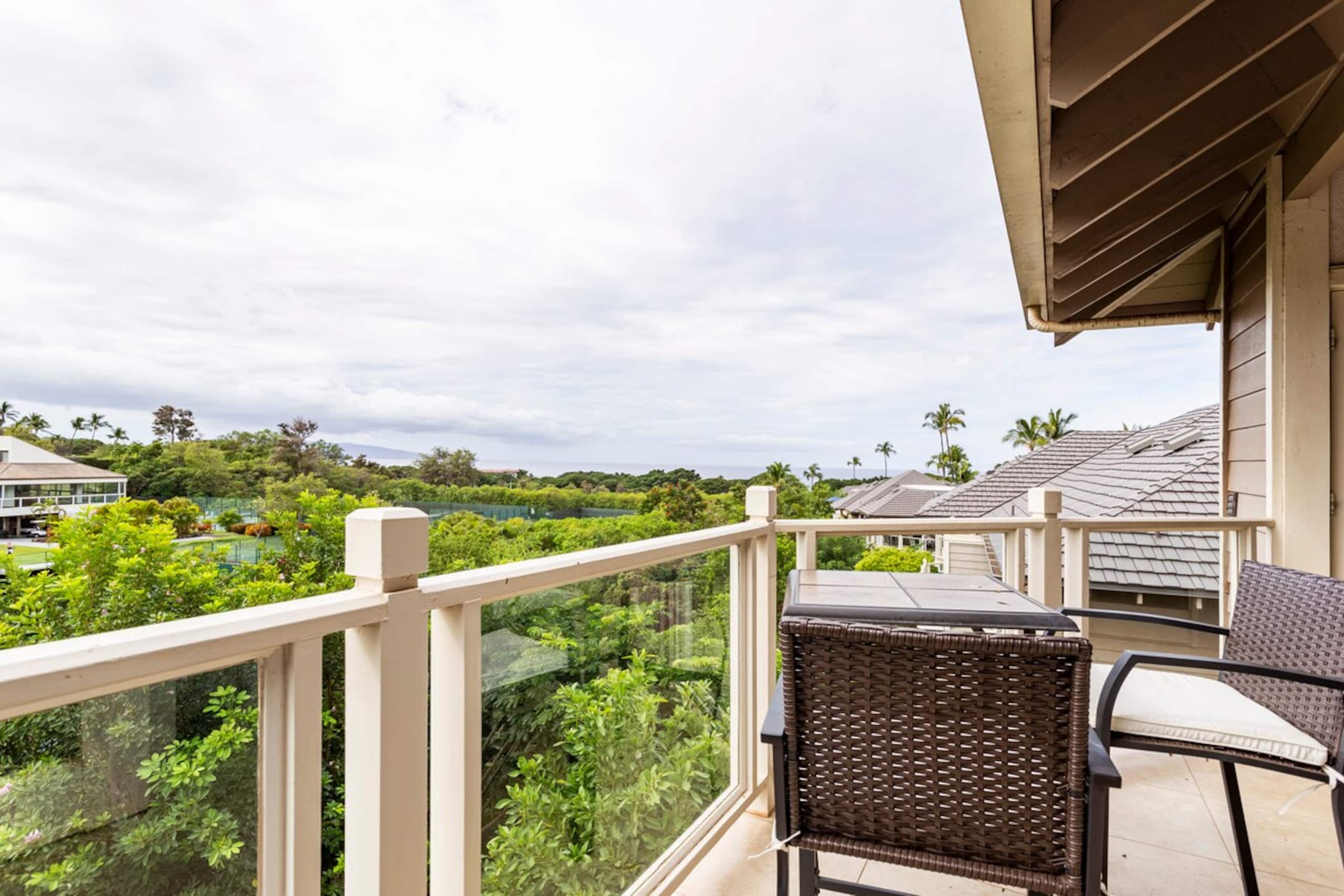 Gaze out at Panoramic Ocean Views from an Airy - Photo 32