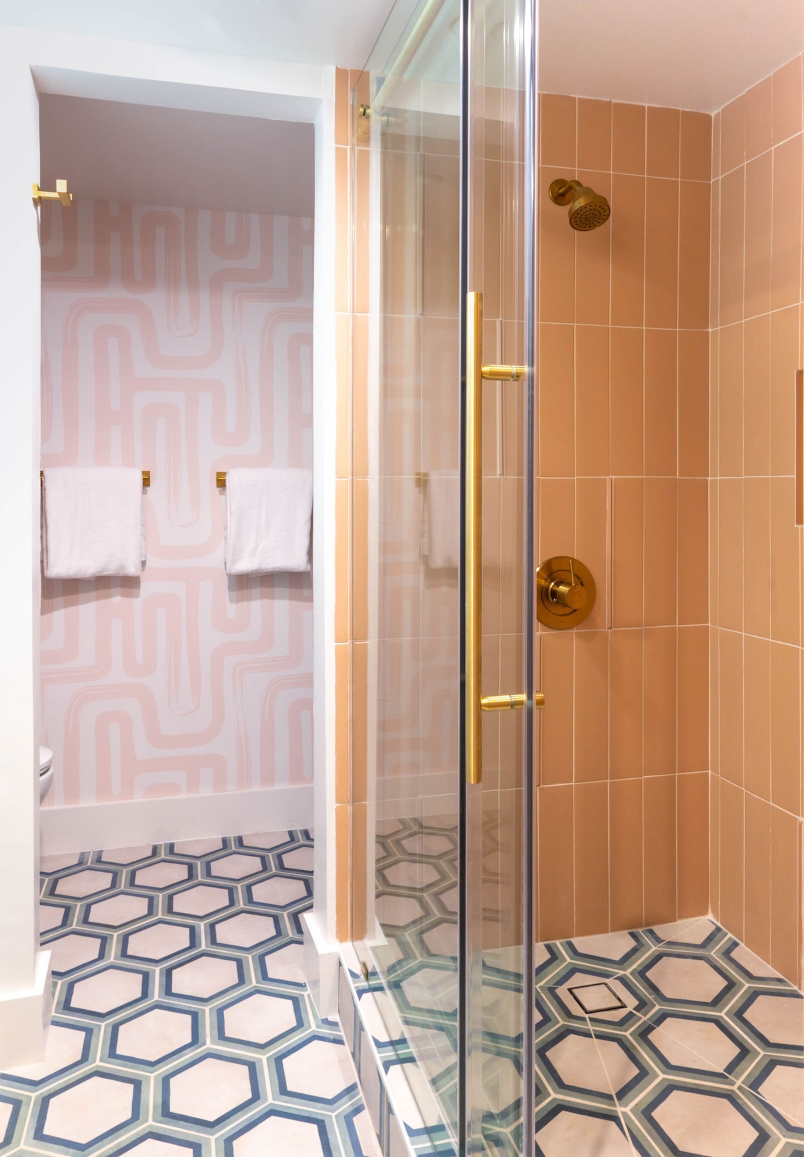 S&N Lux suite/Free Parking/King Bed/Kitchen/Wi-Fi - Photo 31