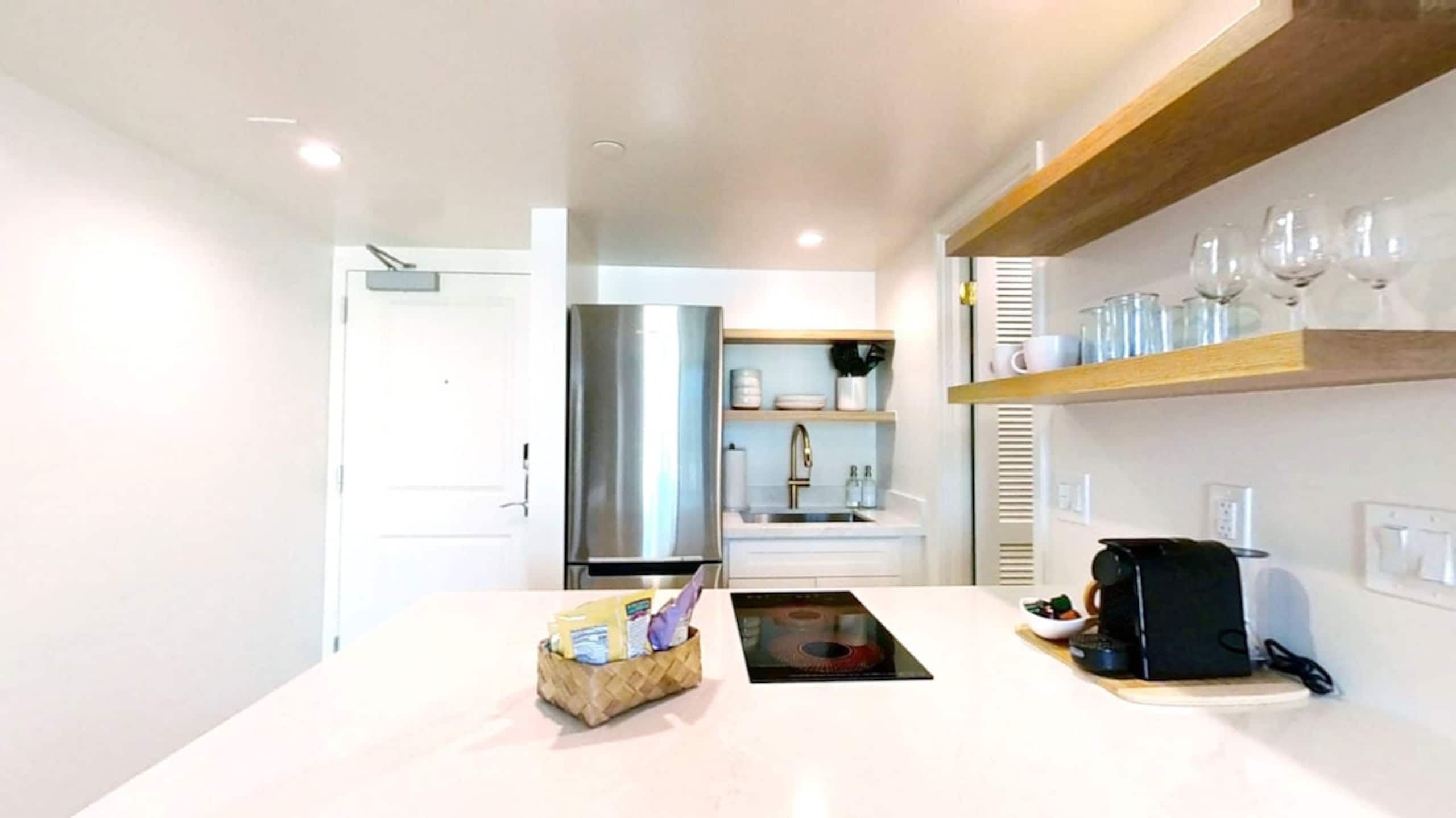 S&N Lux suite/Free Parking/King Bed/Kitchen/Wi-Fi - Photo 17