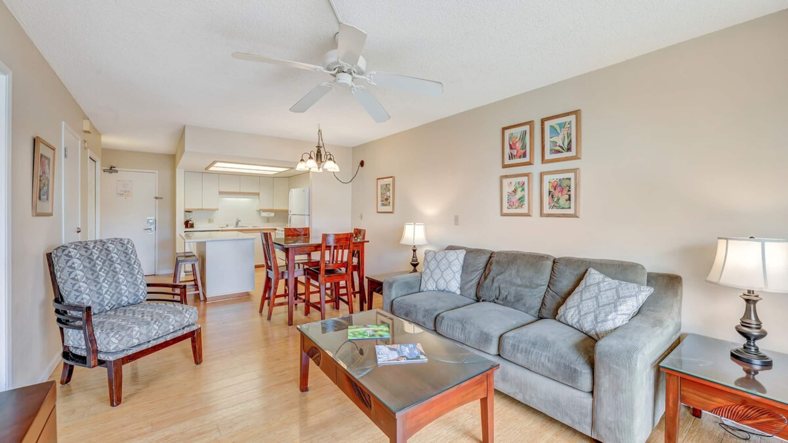 Cozy 1BR condo w/ lanai & BBQ grill - Photo 2