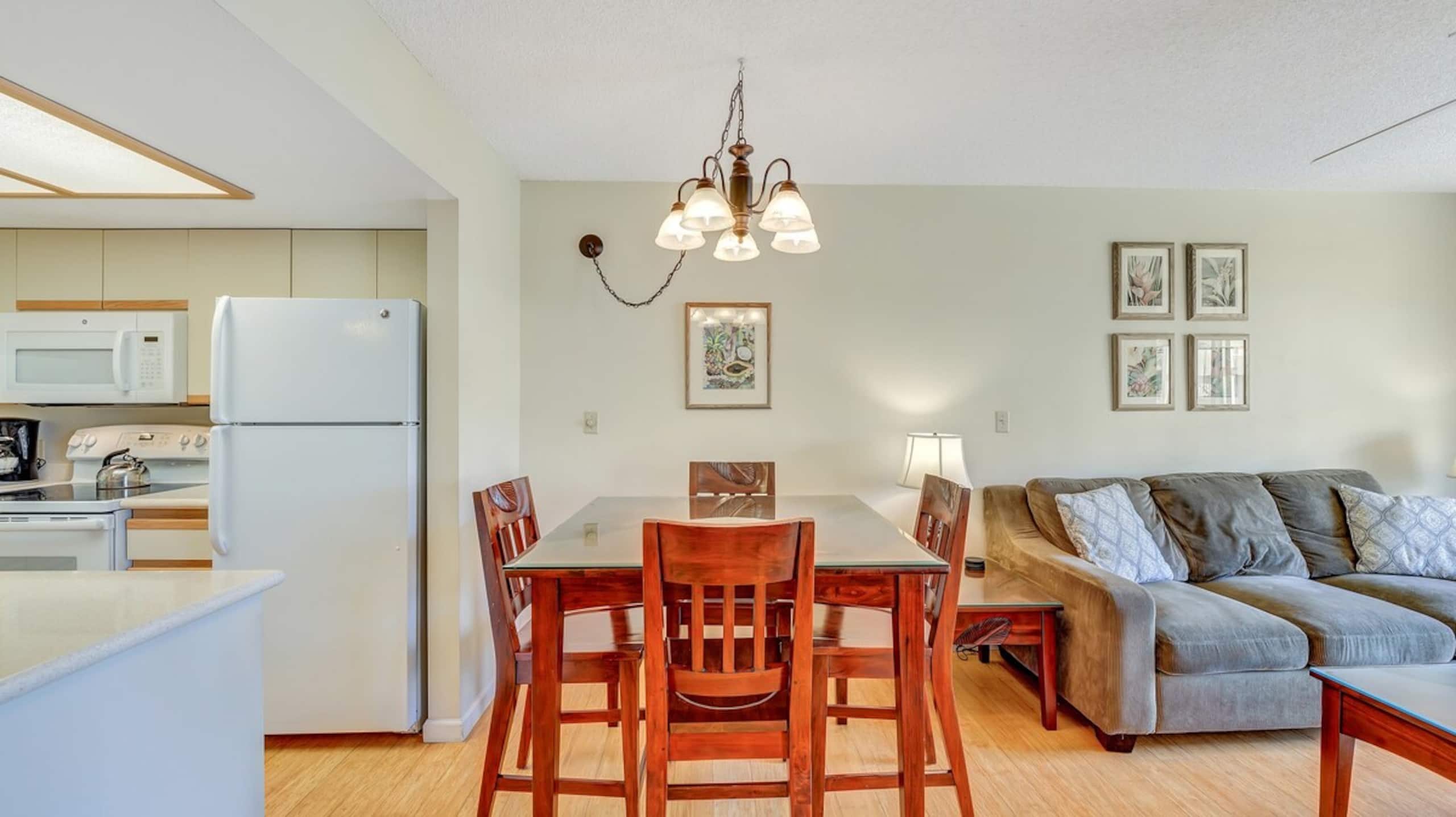 Cozy 1BR condo w/ lanai & BBQ grill - Photo 4