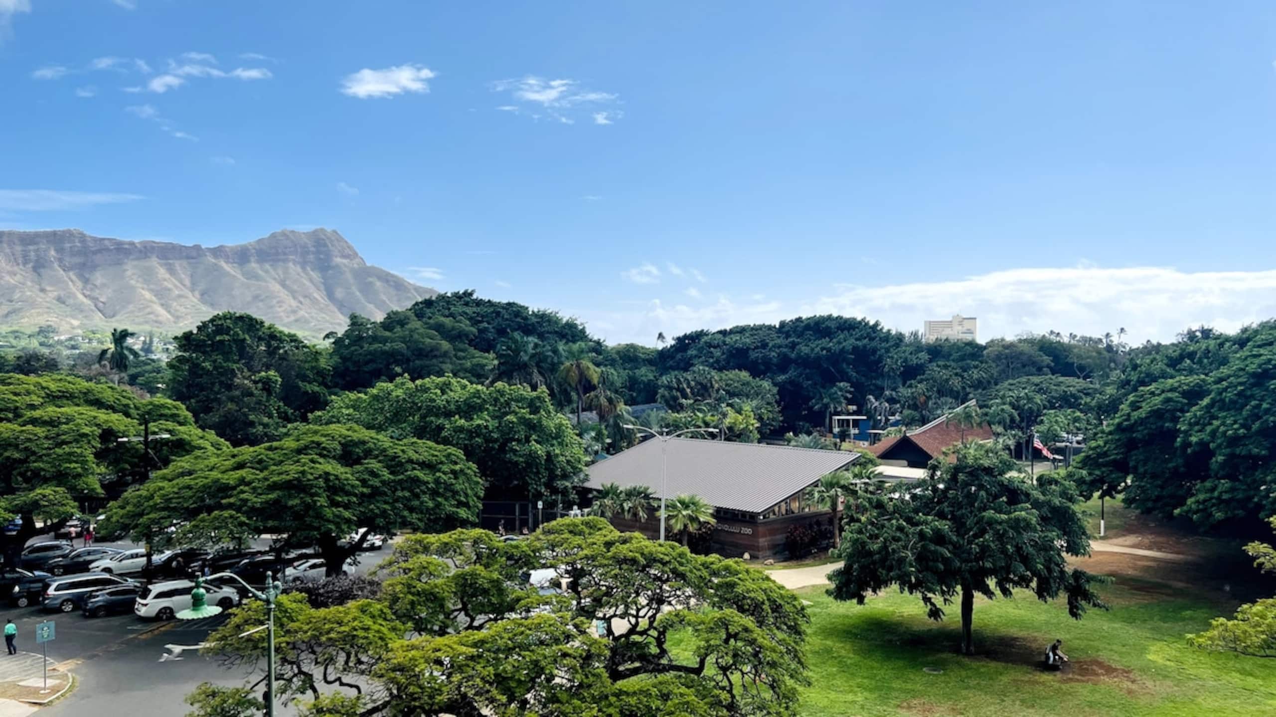 Top Rated Waikiki Location with Lanai & Ocean View - Photo 11