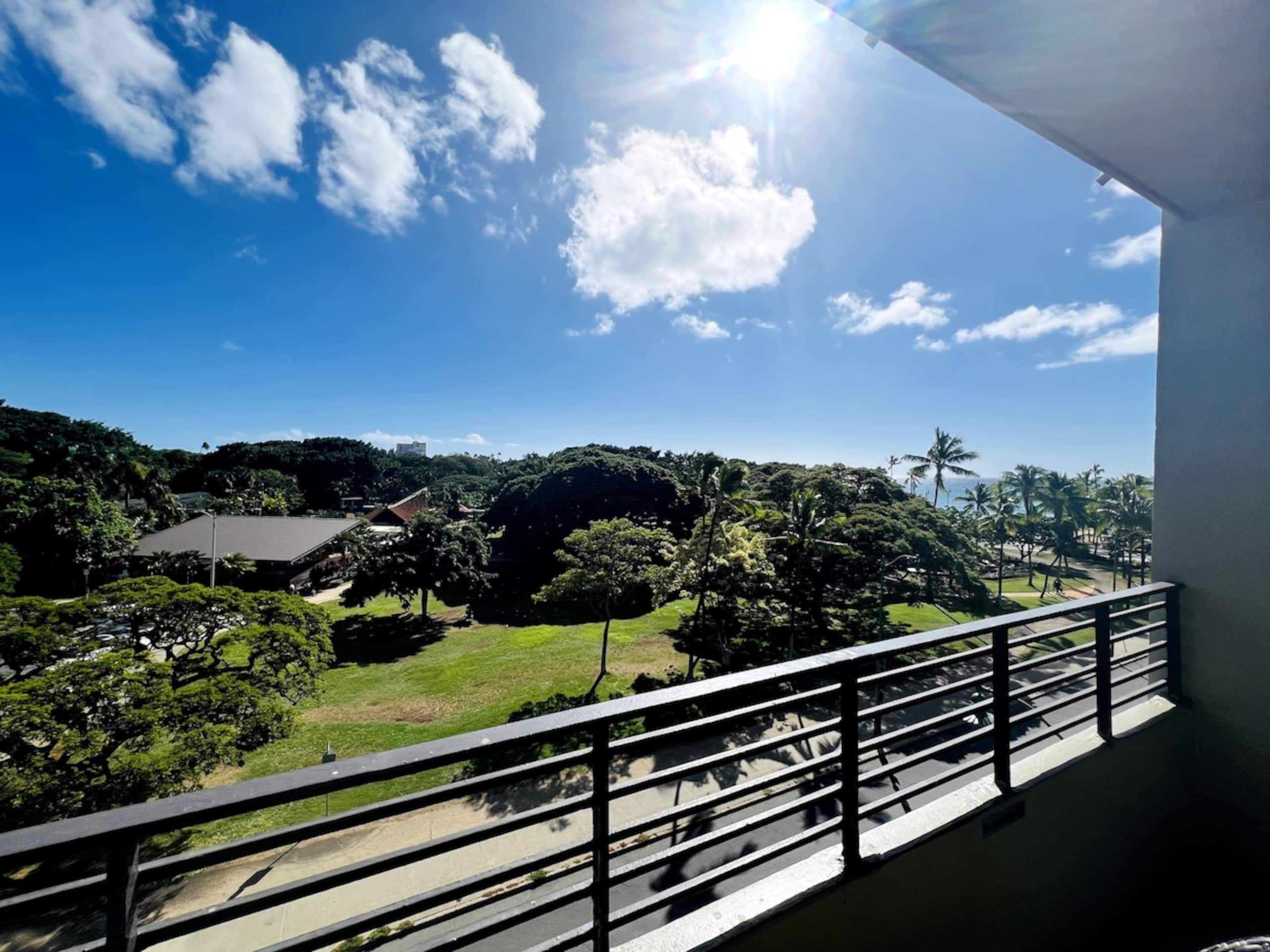 Top Rated Waikiki Location with Lanai & Ocean View - Photo 19