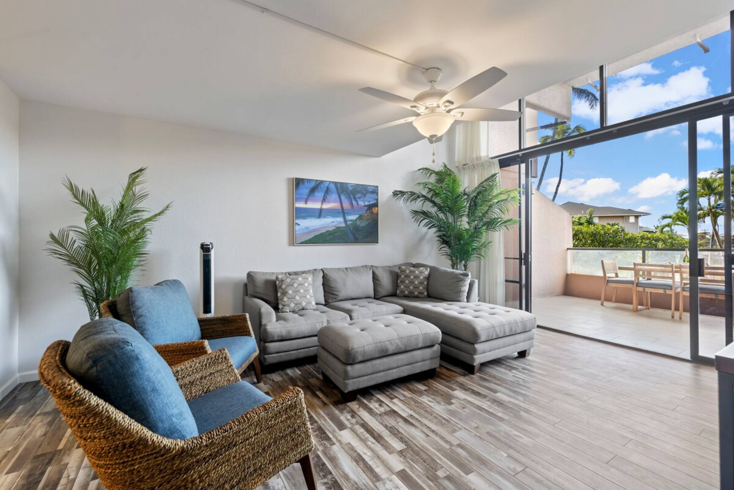 Partial Oceanview 2bed condo, across st from ocean - Photo 7