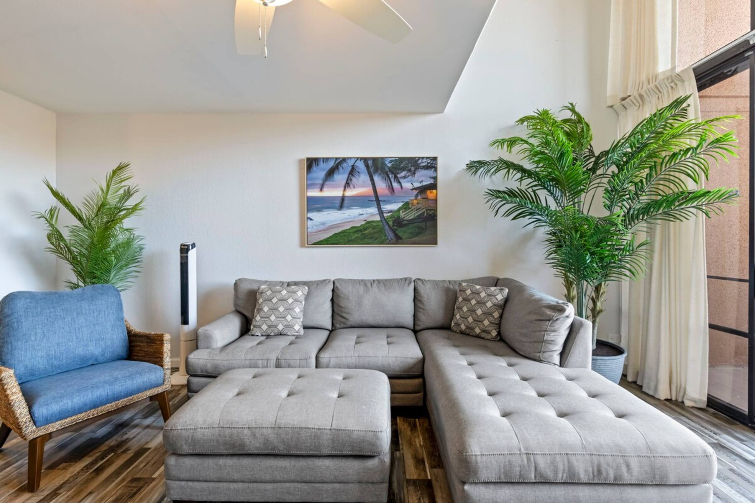 Partial Oceanview 2bed condo, across st from ocean - Photo 20