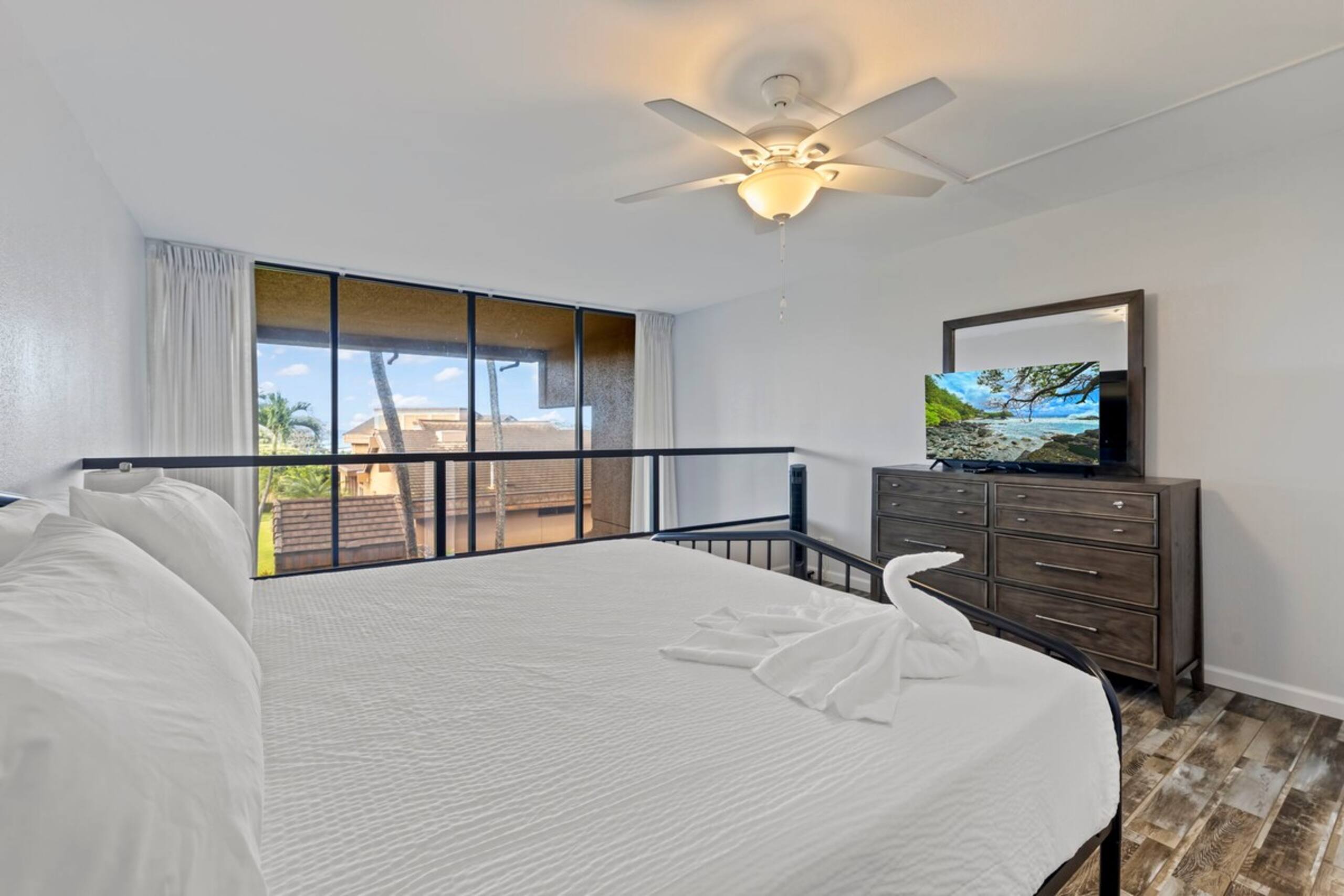 Partial Oceanview 2bed condo, across st from ocean - Photo 34