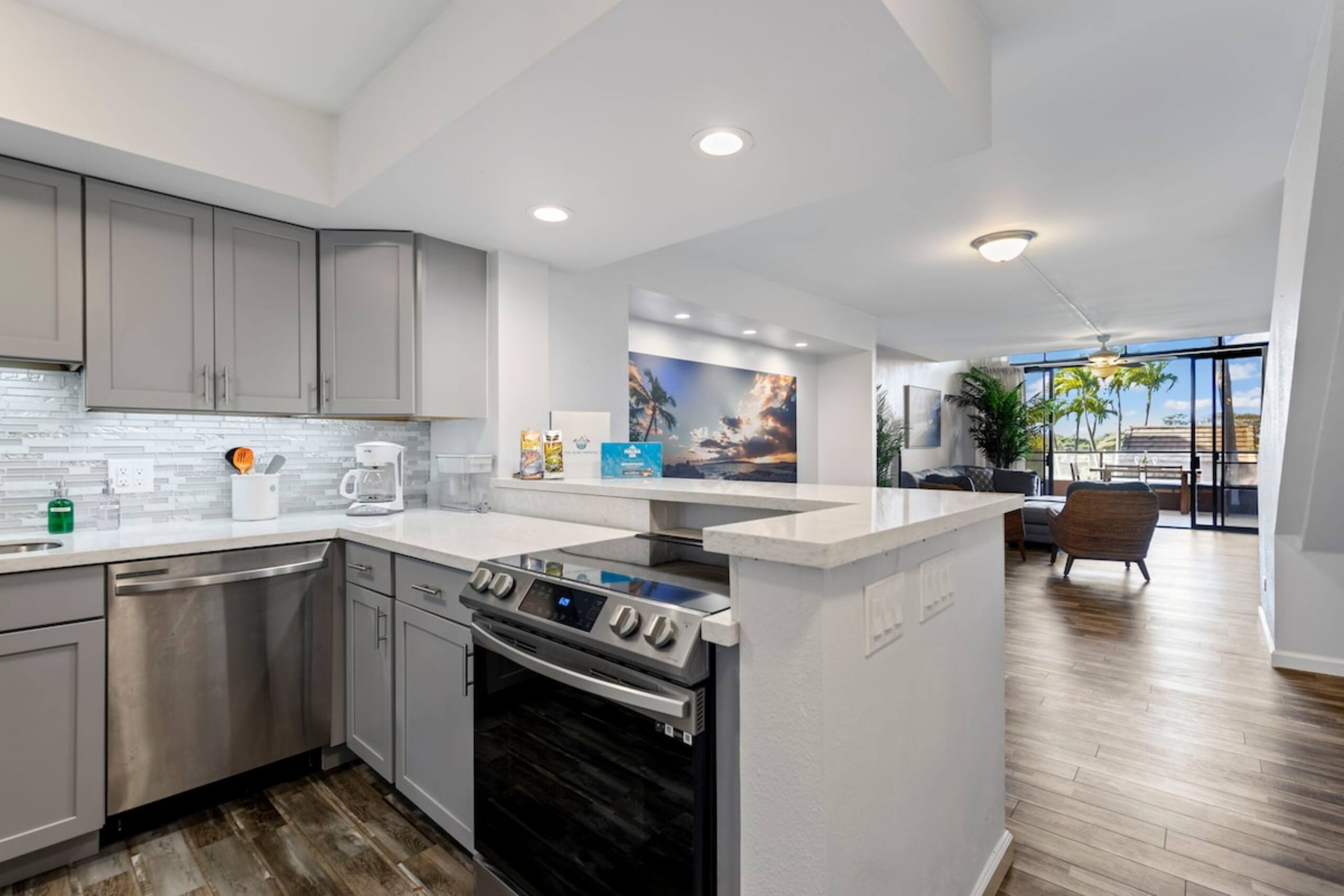 Partial Oceanview 2bed condo, across st from ocean - Photo 19