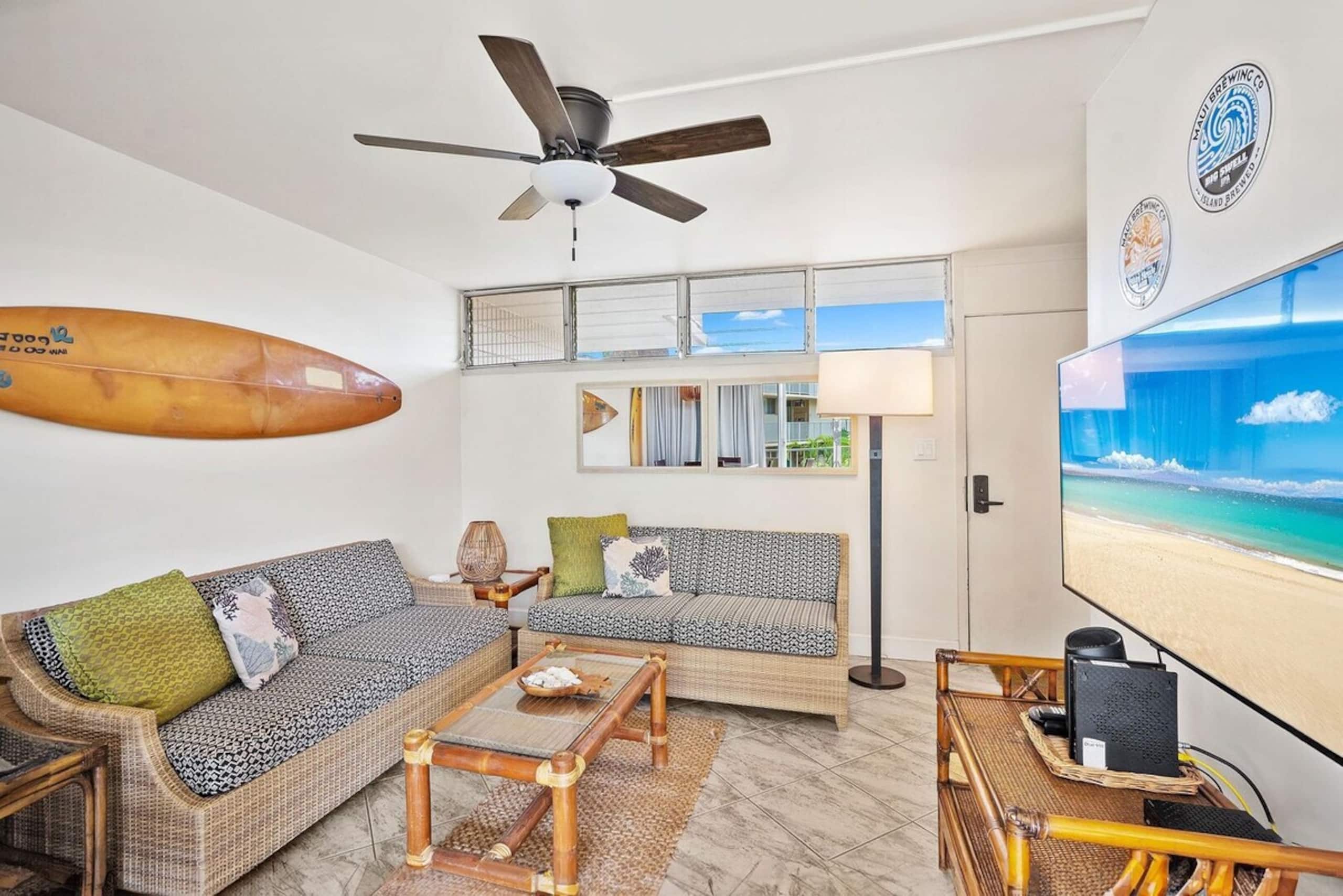 Kamaole Nalu 301 - Stunning Ocean Views, Renovated - Photo 2