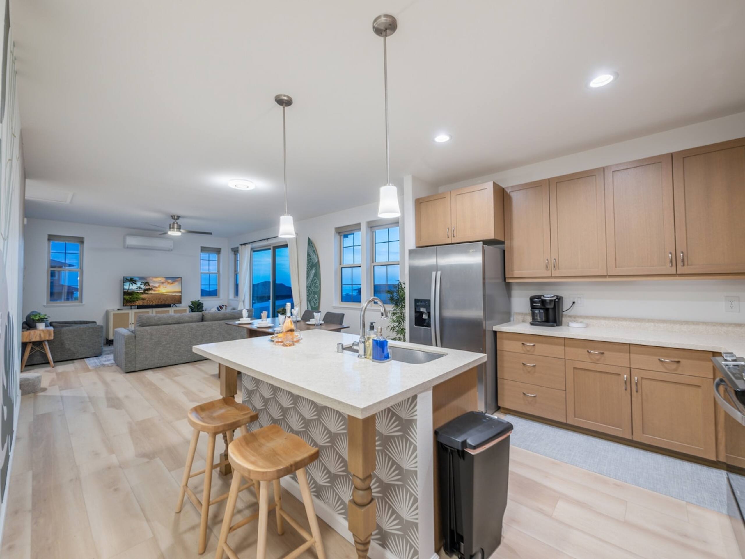 4 BR, Near Beach, Pool/Spa, Gym, BBQ, Free Prkng - Photo 17