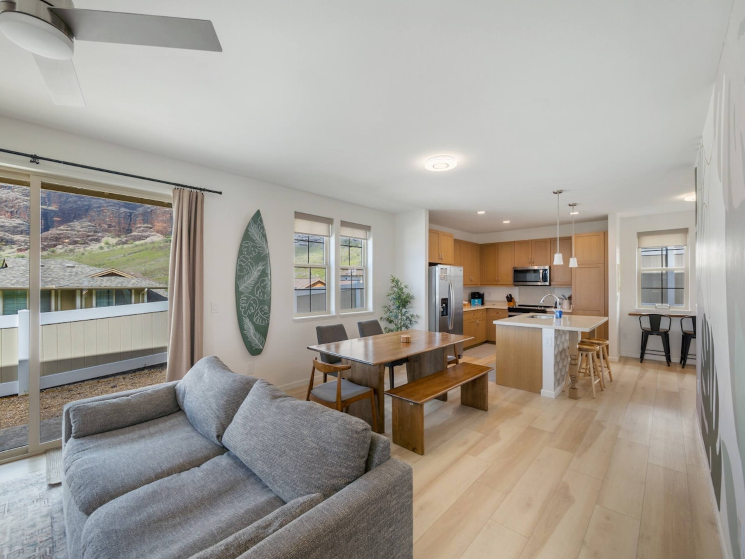 4 BR, Near Beach, Pool/Spa, Gym, BBQ, Free Prkng - Photo 25