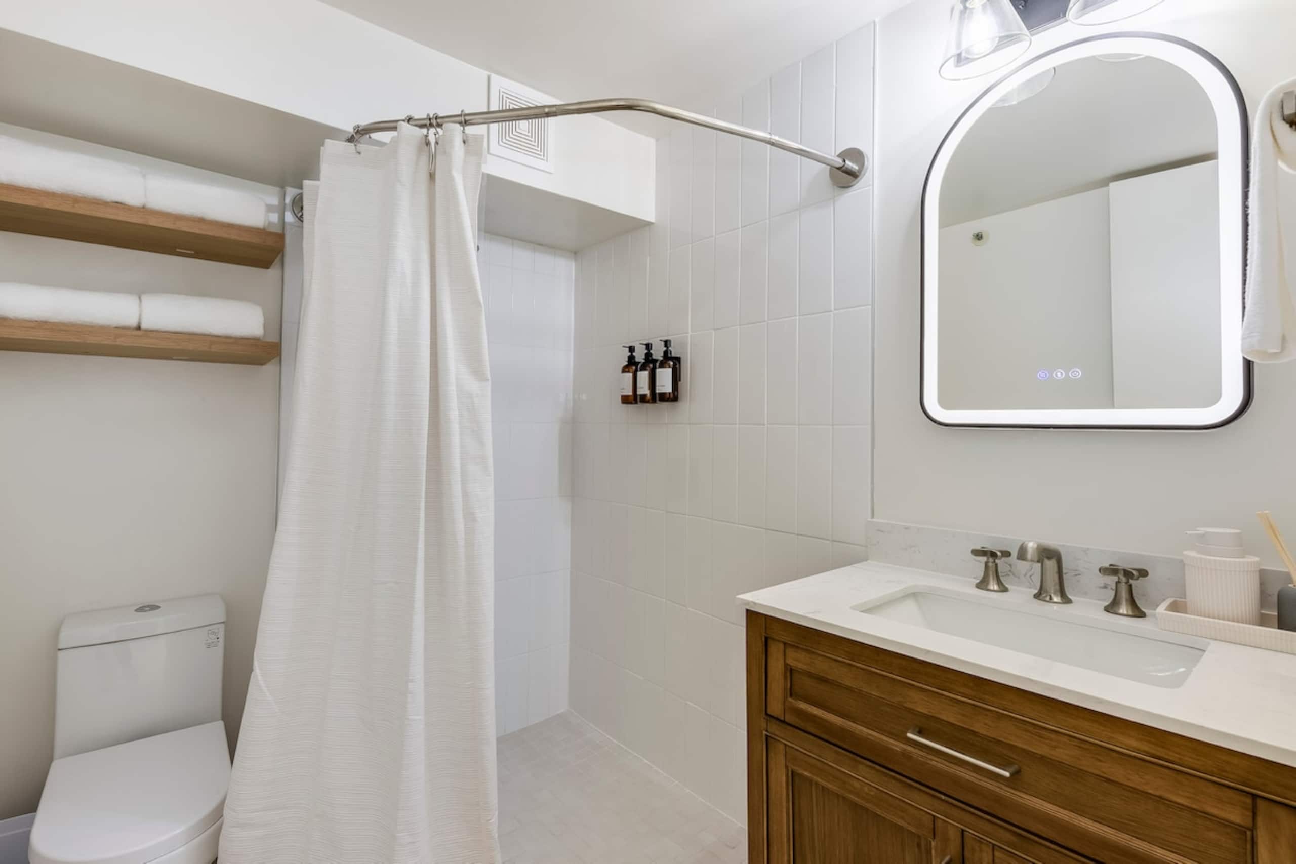 Brand New Ocean View Island Colony One bedroom - Photo 25