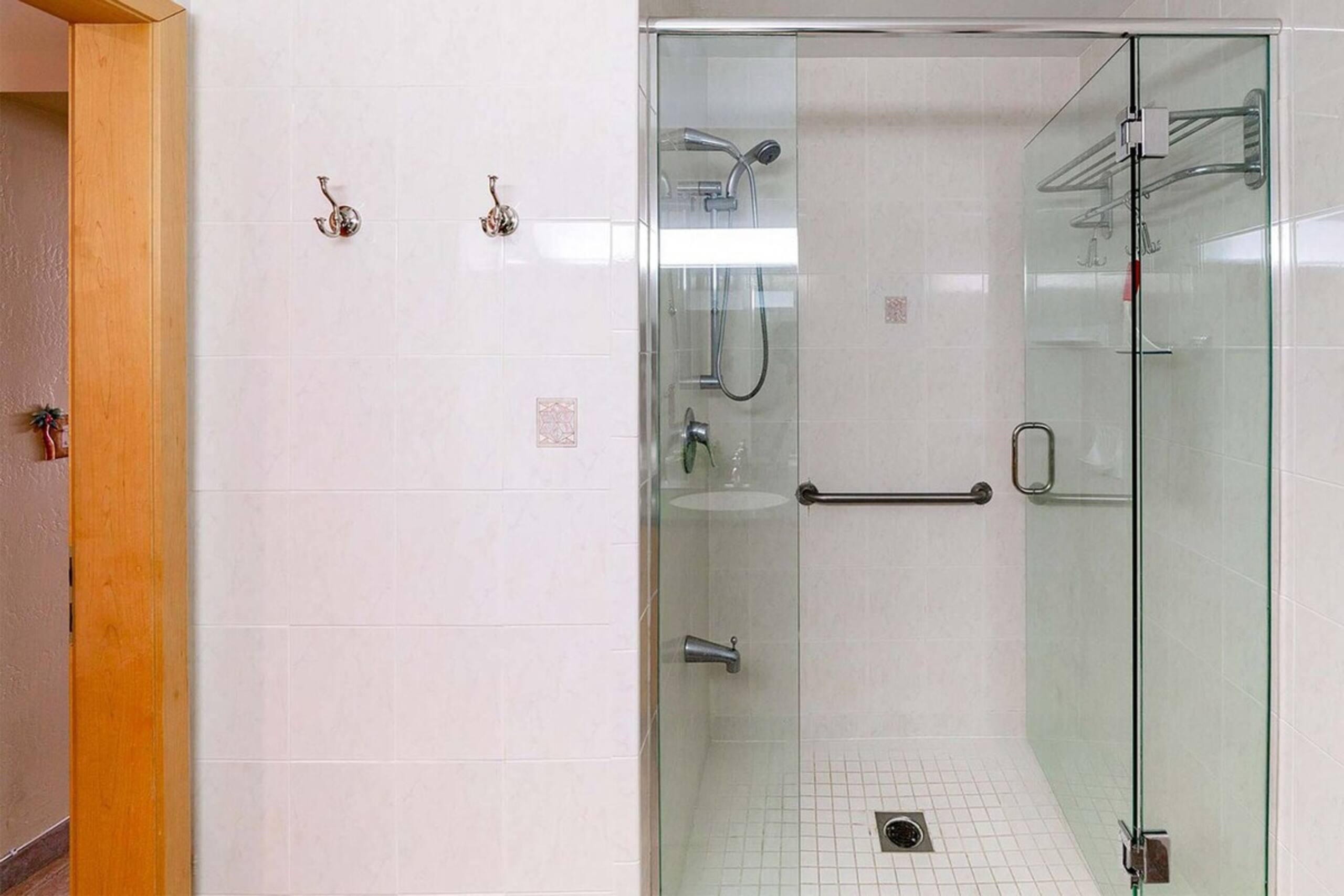 Hale Kamaole 150, Beautiful Renovation, Split AC - Photo 31