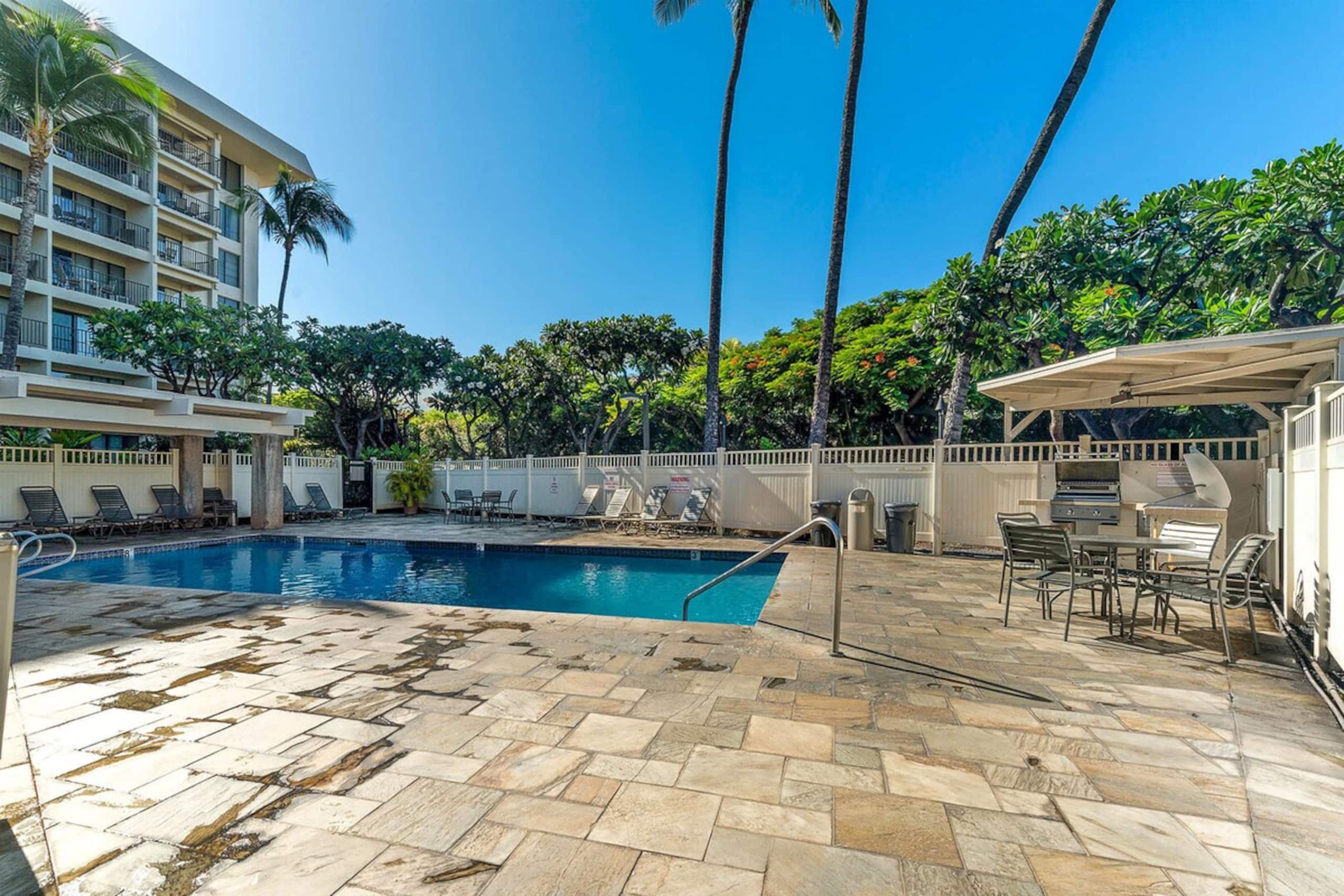 Kihei Akahi D-G04, Renovated, Split AC, No Carpet - Photo 25