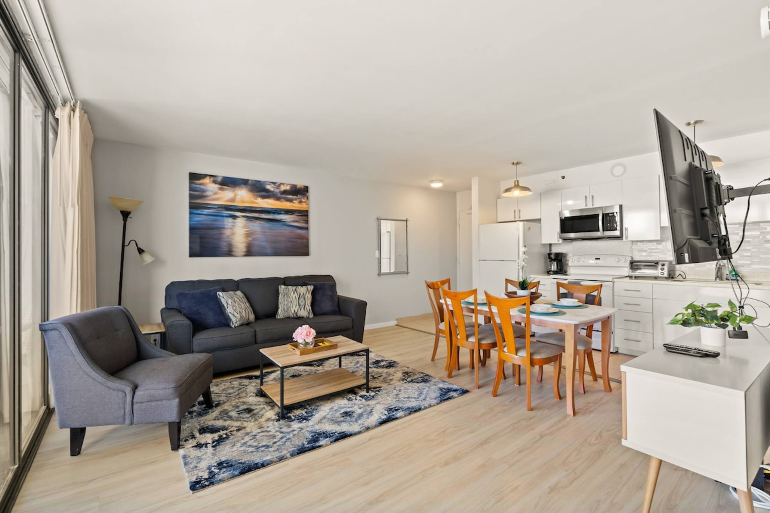 Ocean View 16th FL 1BR Condo FREE parking - Photo 2