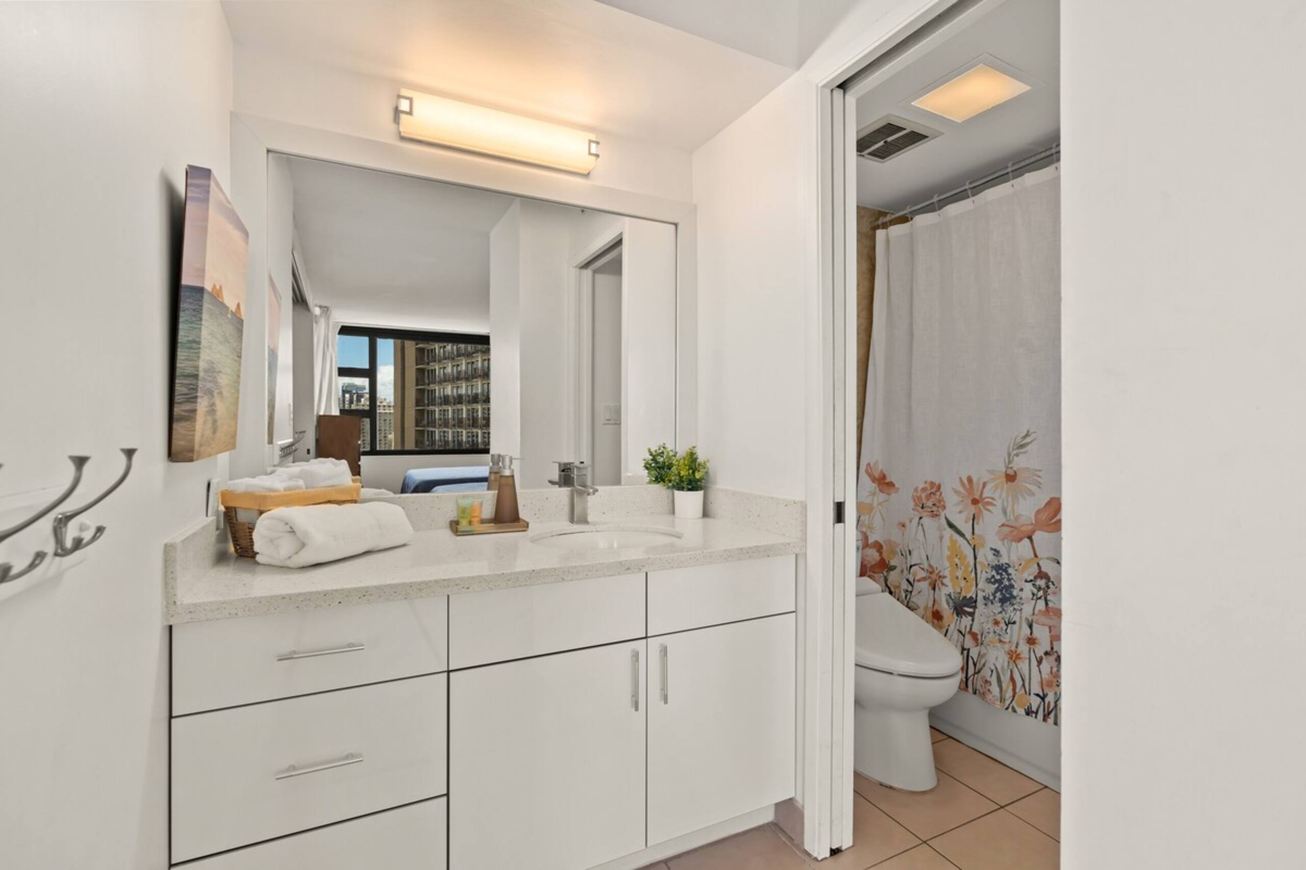 Ocean View 16th FL 1BR Condo FREE parking - Photo 13