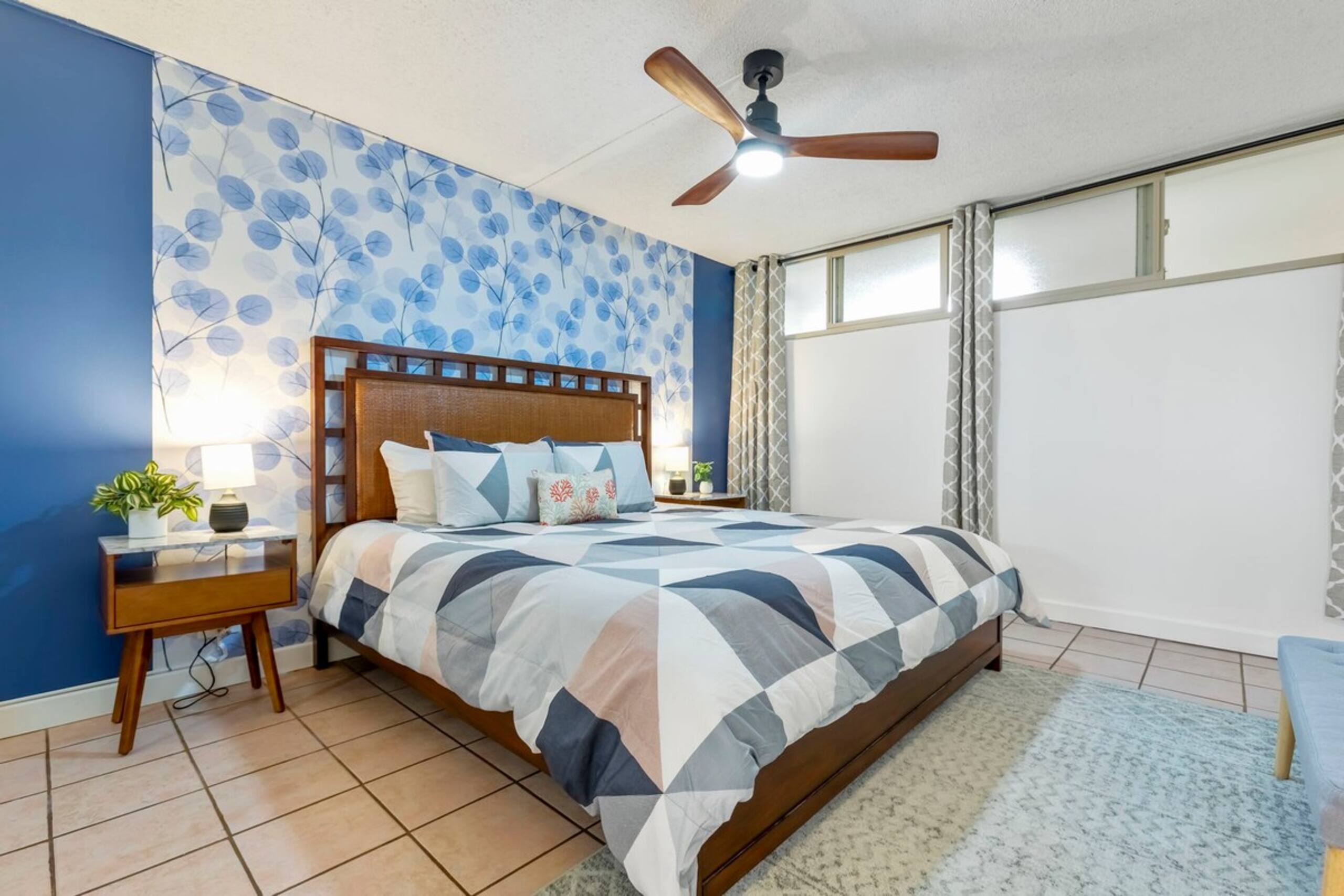 Renovated Maui Oceanfront, Whales + Sunset Lanai - Photo 17