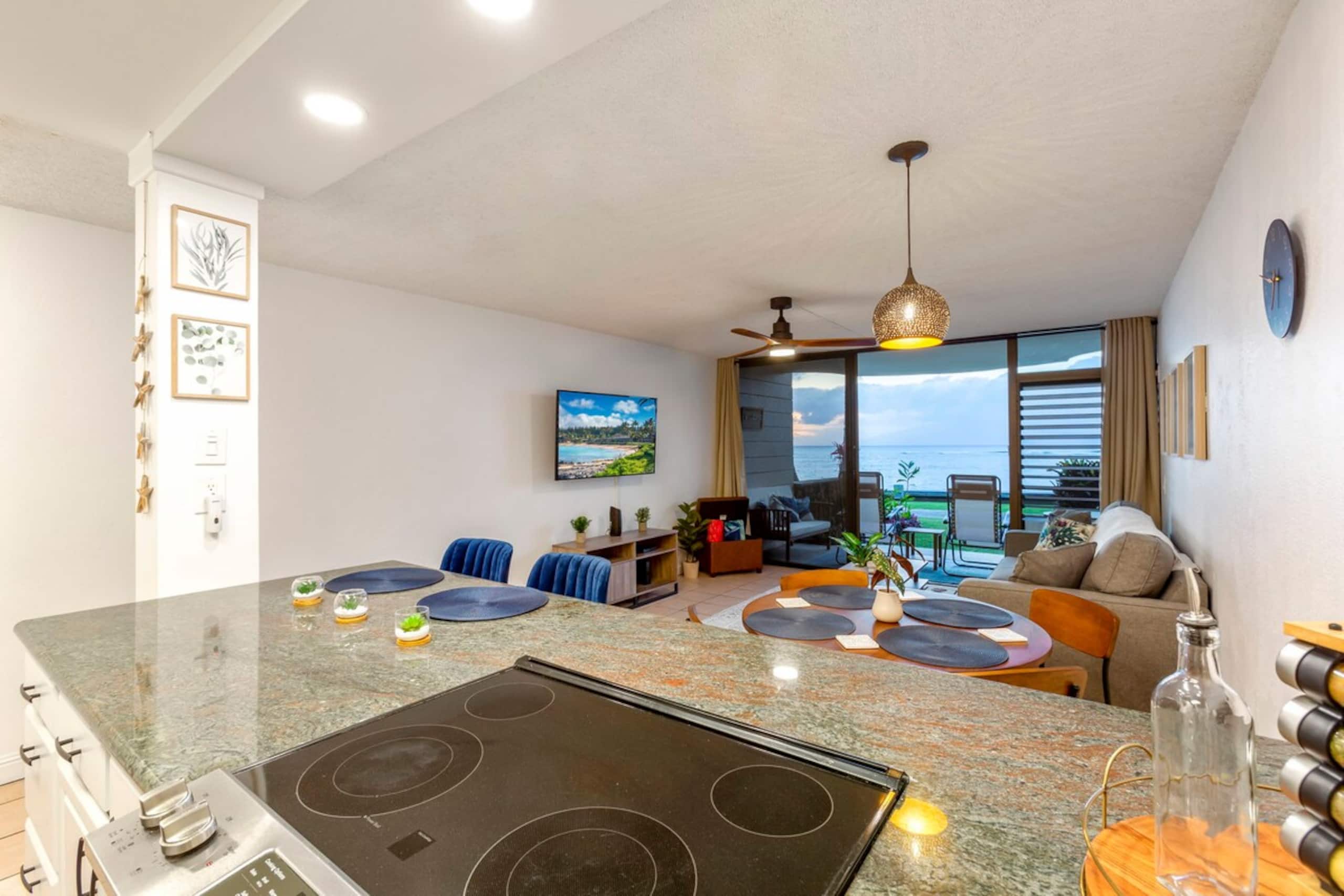 Renovated Maui Oceanfront, Whales + Sunset Lanai - Photo 13