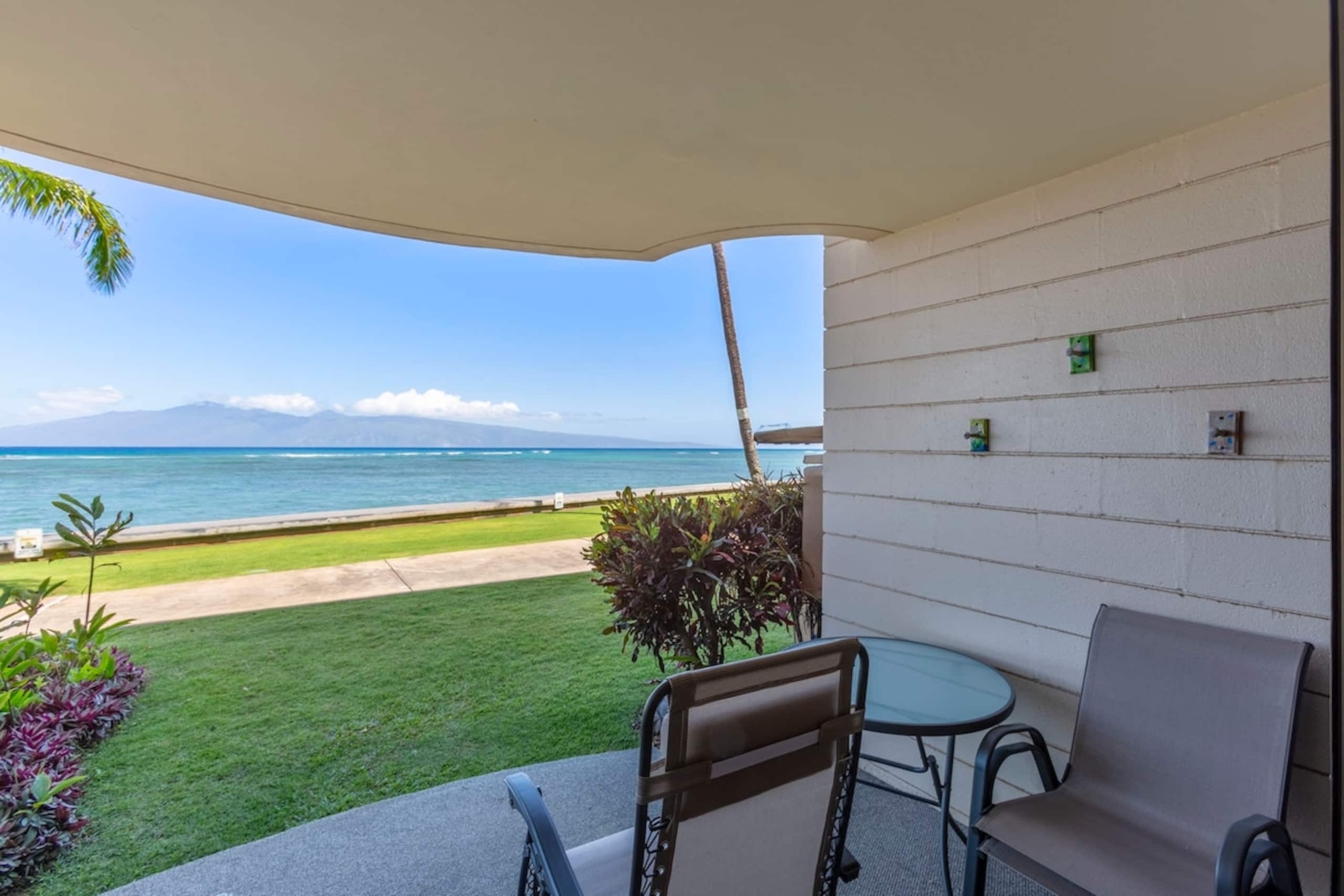 Renovated Maui Oceanfront, Whales + Sunset Lanai - Photo 34
