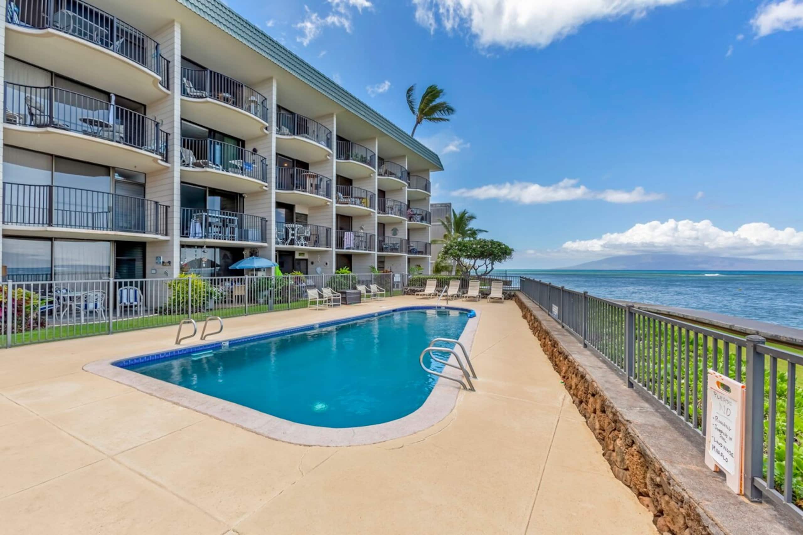 Renovated Maui Oceanfront, Whales + Sunset Lanai - Photo 43