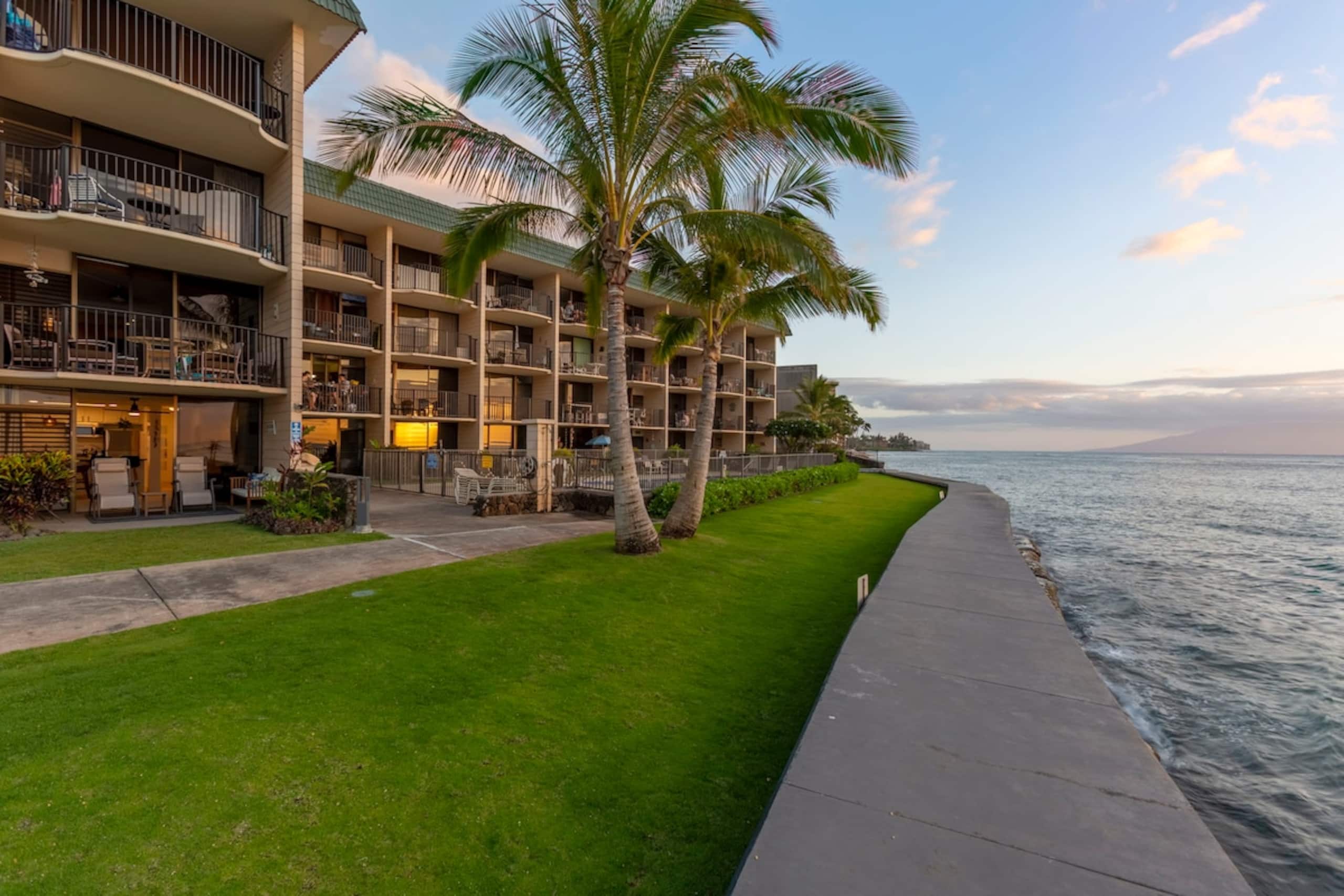 Renovated Maui Oceanfront, Whales + Sunset Lanai - Photo 40