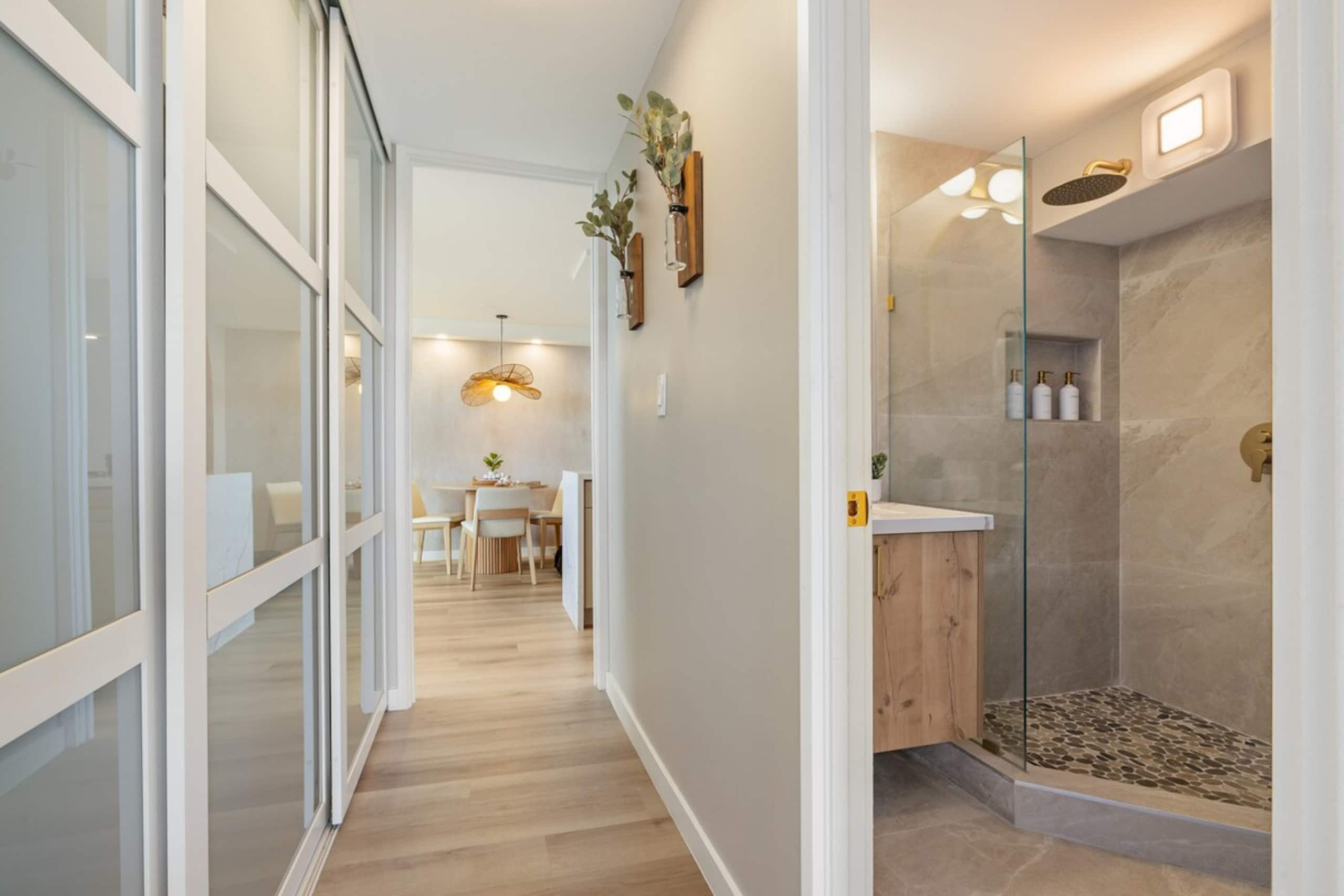 Waikiki Ocean Luxe Retreat | High-Floor Views - Photo 44