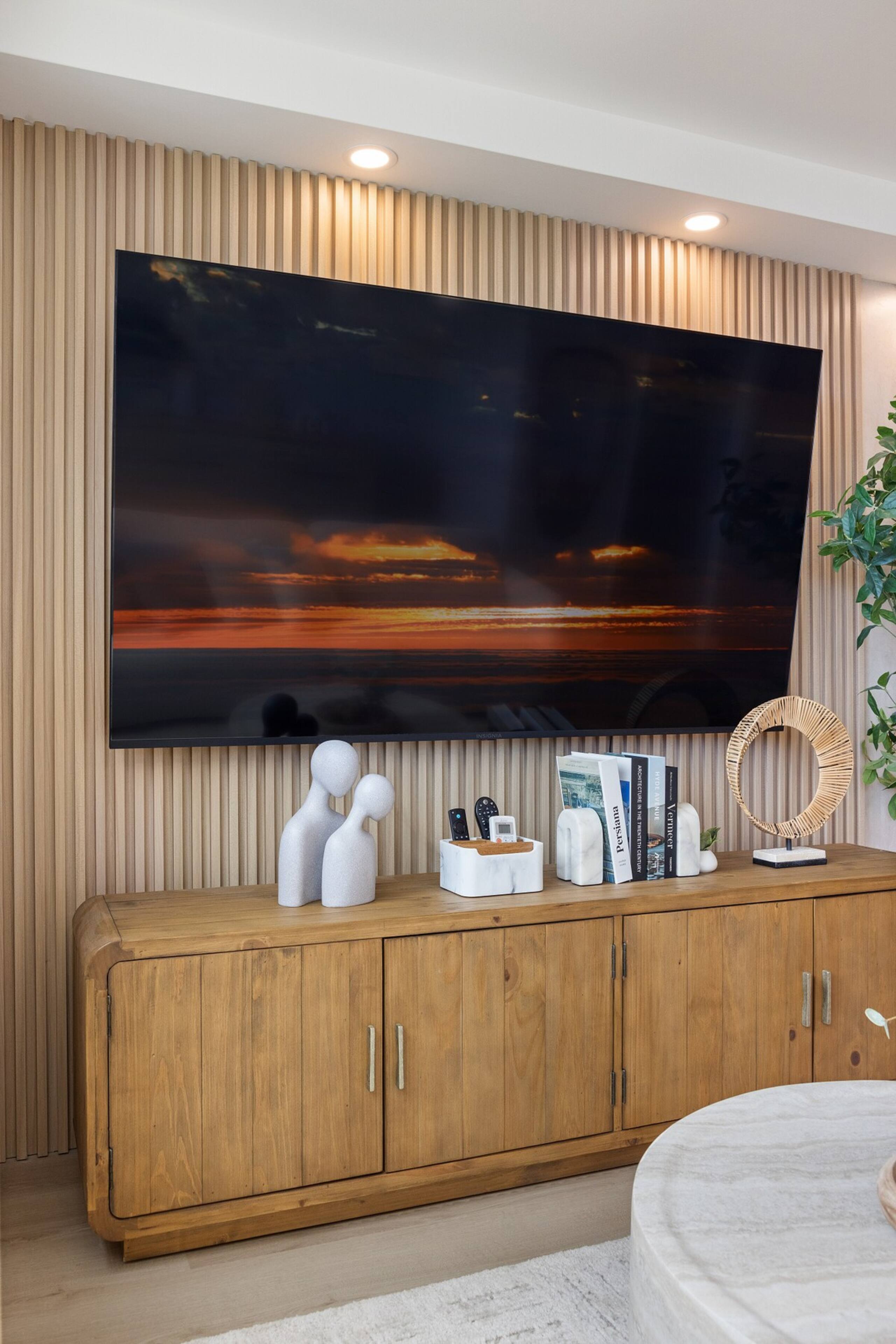 Waikiki Ocean Luxe Retreat | High-Floor Views - Photo 12