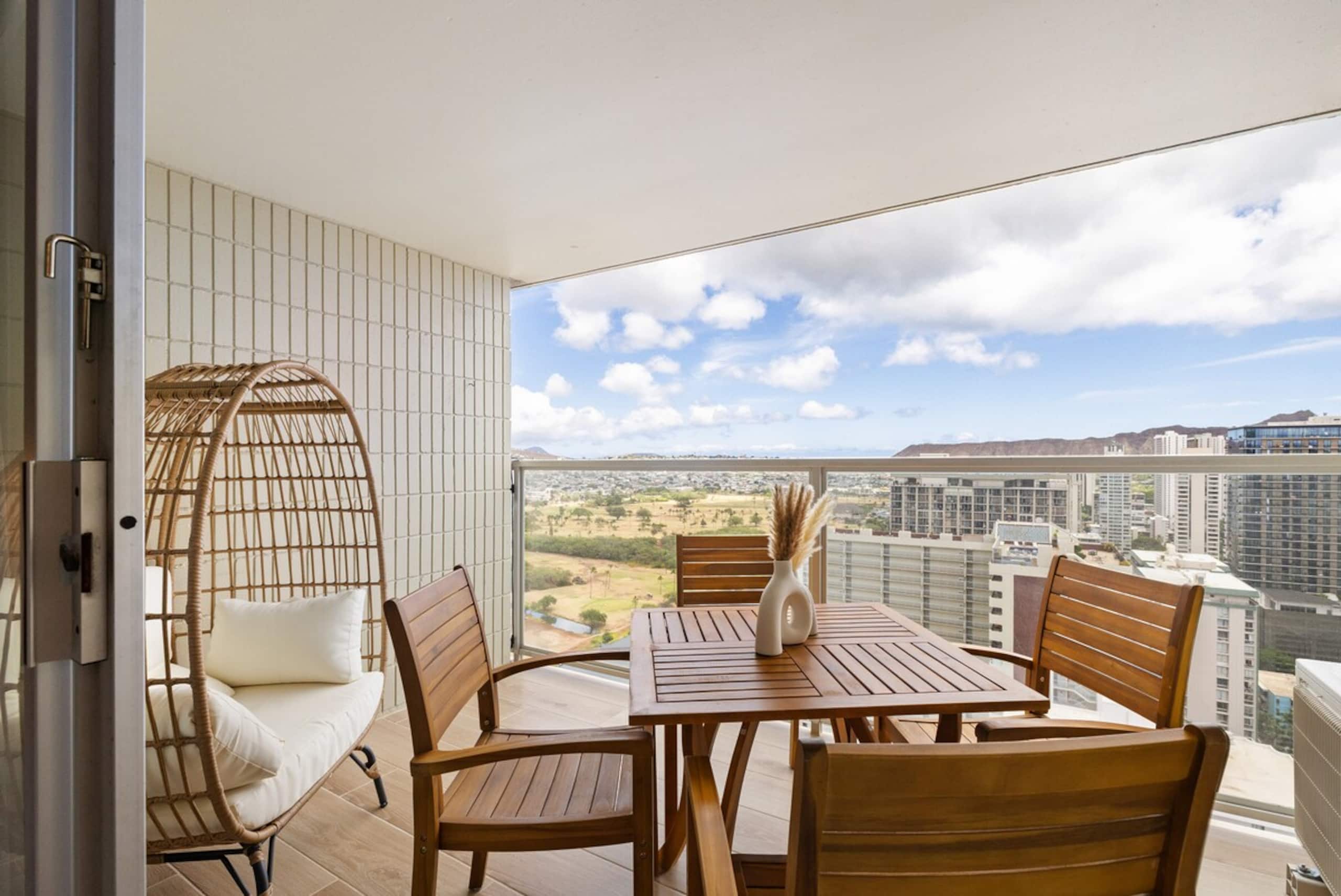 Waikiki Ocean Luxe Retreat | High-Floor Views - Photo 48