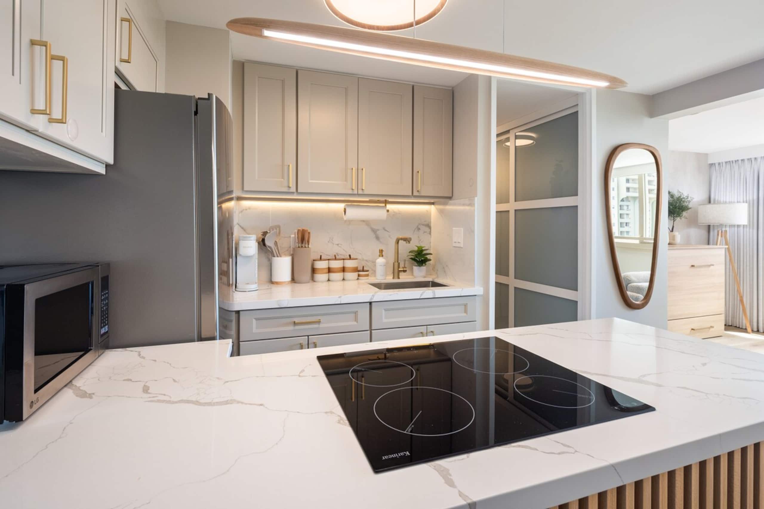 Waikiki Ocean Luxe Retreat | High-Floor Views - Photo 22