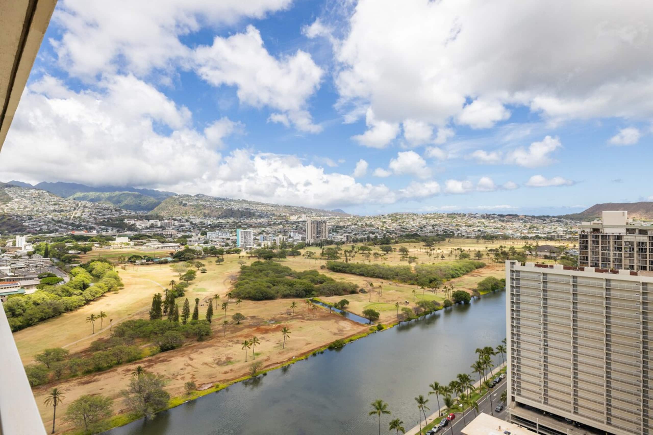 Waikiki Ocean Luxe Retreat | High-Floor Views - Photo 47
