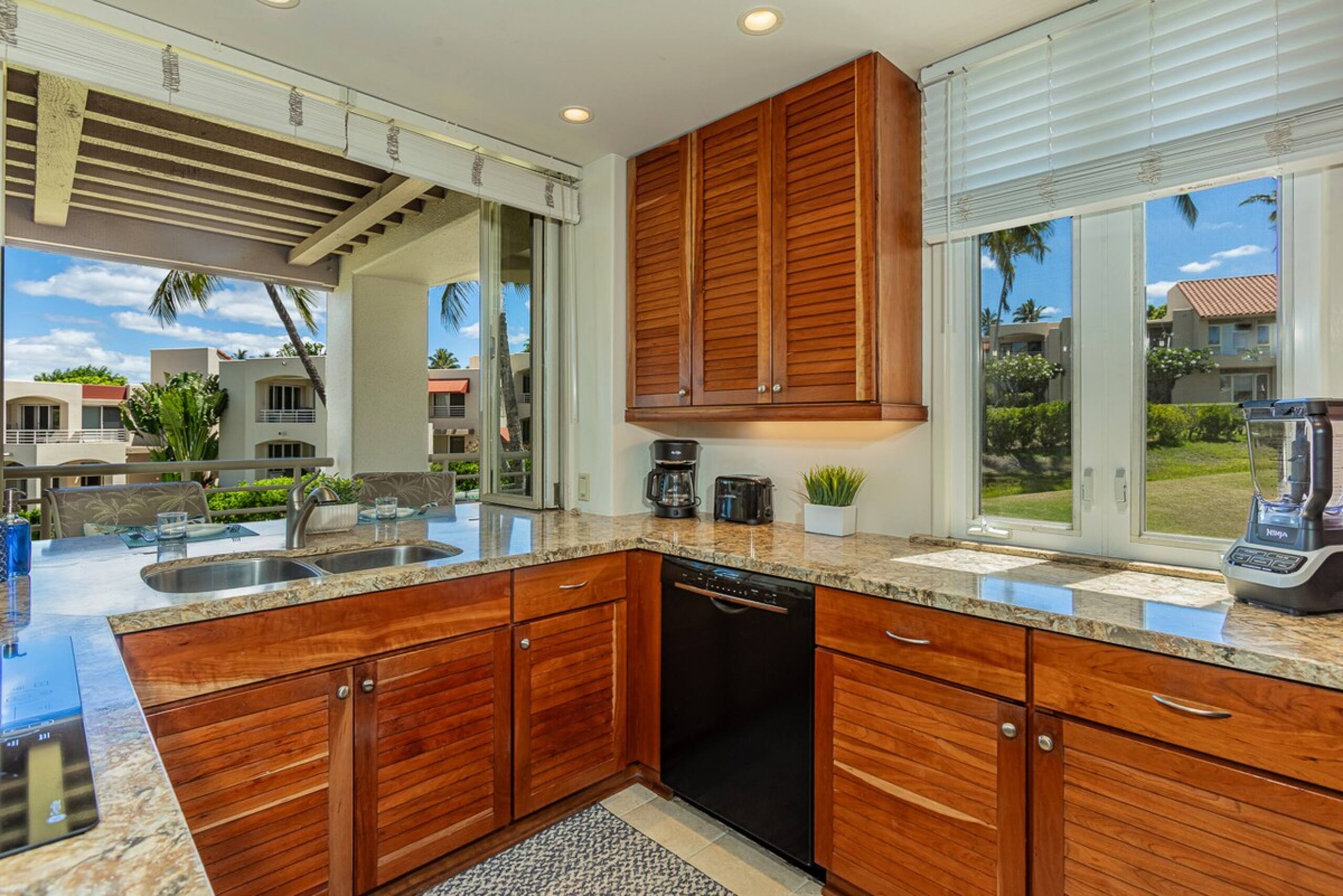 Beautifully Updated Oceanview Condo in Wailea - Photo 13