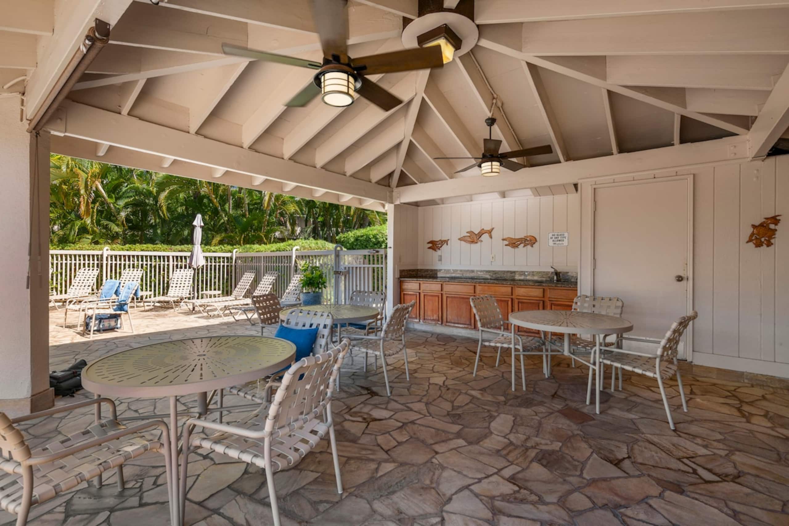 FLASH SALE Cozy Studio Steps to Kamaole 2 Beach - Photo 21