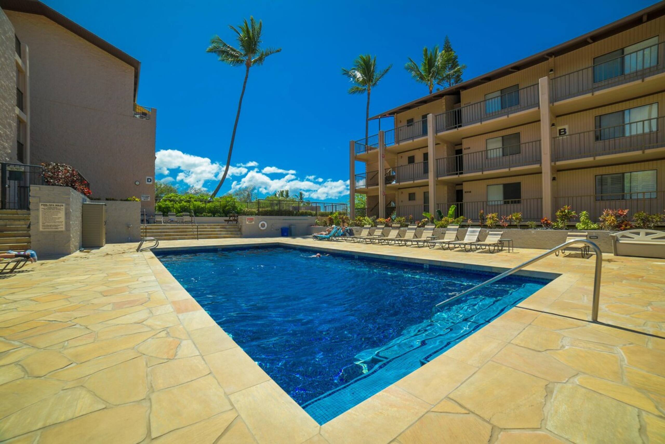 Luxurious 3 Bedroom Penthouse W/ Oceanview Across - Photo 49